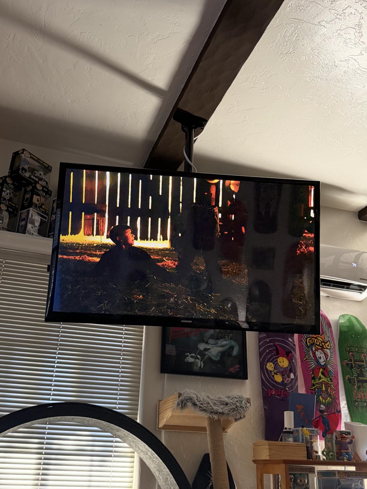 PERLESMITH Ceiling TV Mount for 37-75 inch Flat or Curved TVs up to 110 lbs, Hanging TV Mount with 6 Adjustable Heights, Full Motion TV Bracket with Swivel, Tilt, Max VESA 600x400mm, PSLCM1 customer photo 1