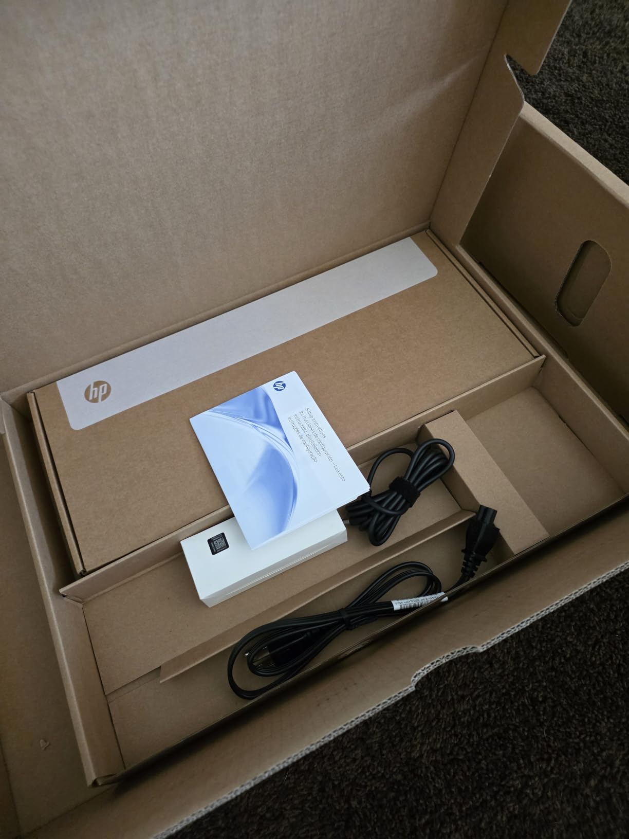 HP OmniStudio 23.8 inch All-in-One Desktop PC, FHD Display, AMD Ryzen 5 40, 8 GB RAM, 512 GB SSD, AMD Radeon Graphics, Windows 11 Home, Cotton White, 24-cv0002 (2026) customer photo 1