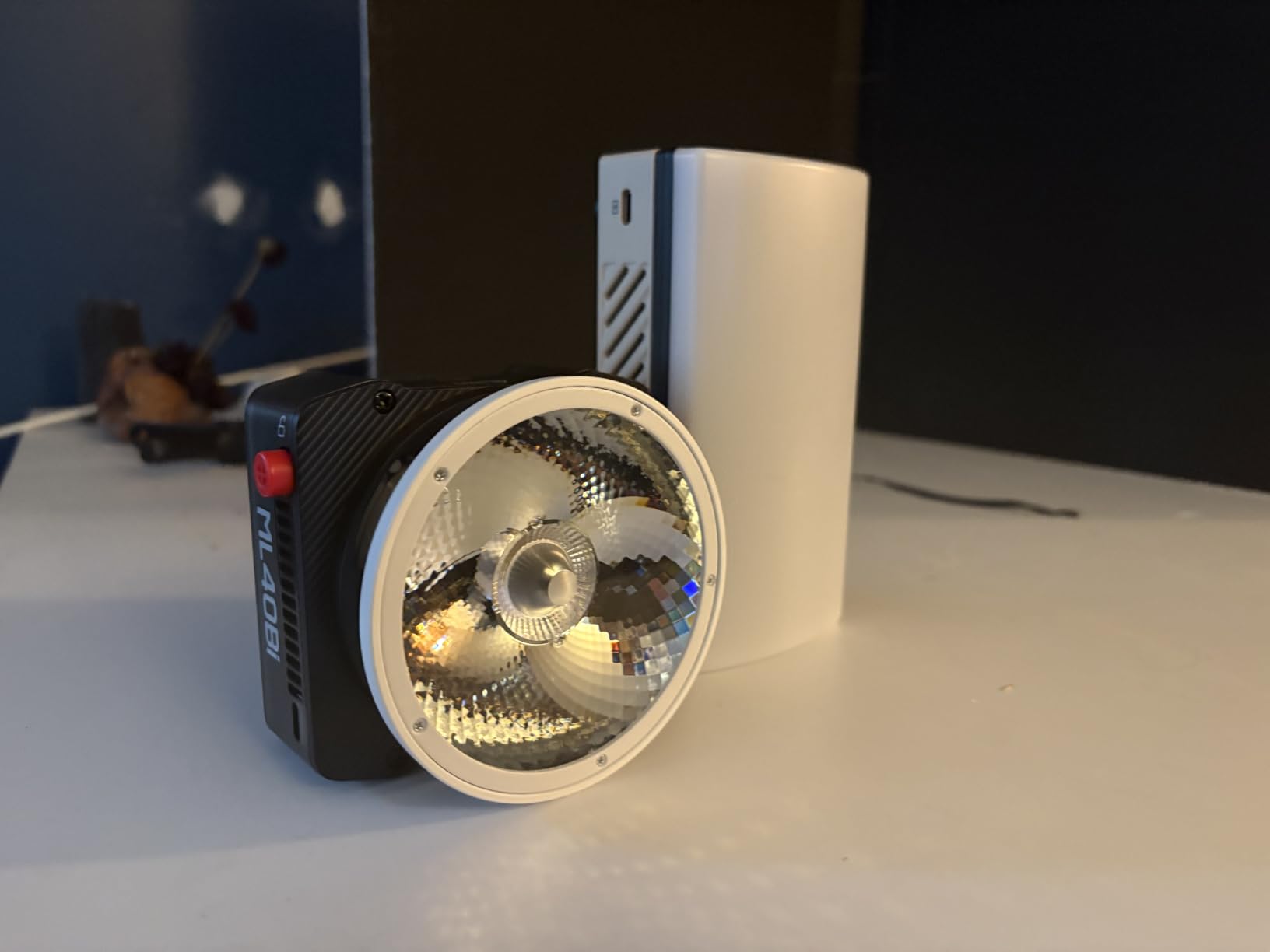 Godox ML40Bi Mini COB Video Light 40W, Handheld Portable Bi-Color COB LED Continuous Output Lighting w/Built-in 4800mAh Battery, CRI/TLCI 96+, 0-100%, 11FX customer photo 1