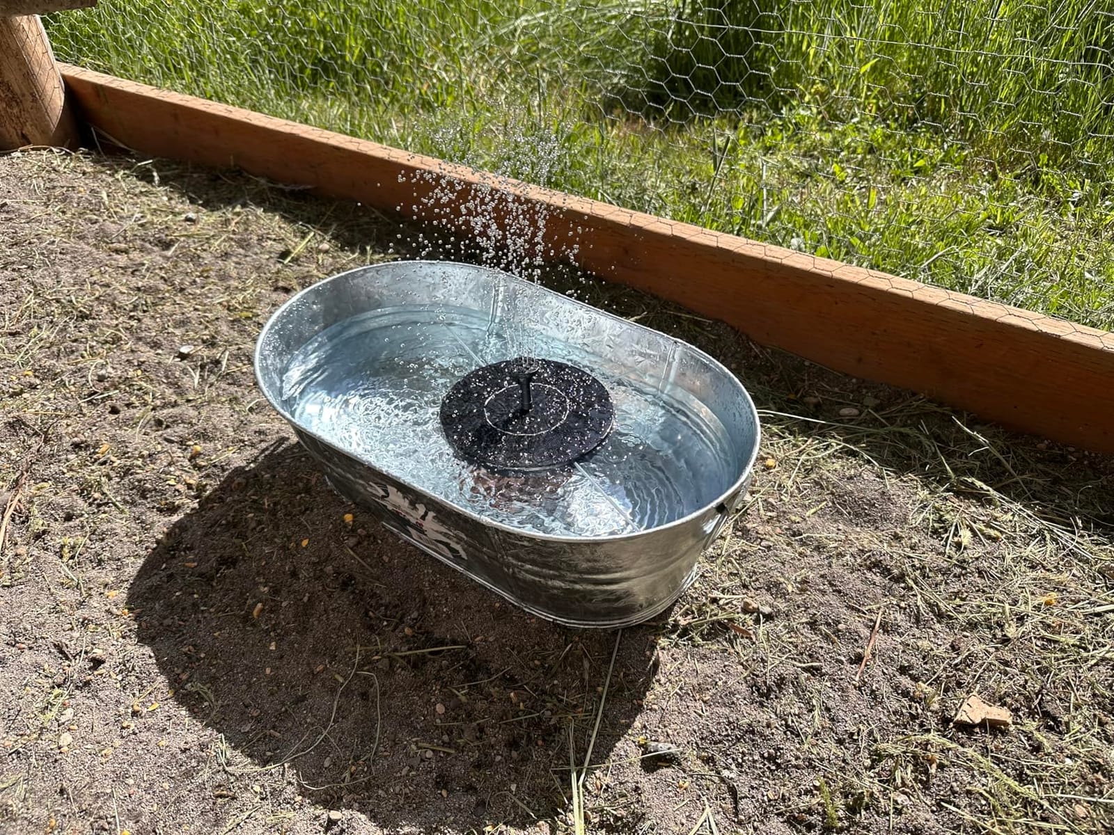 Behrens 16 Gallon Round Galvanized Weatherproof Steel Tub with Wire Handle and Offset Bottom for Indoor Home and Outdoor Garden Use, Silver customer photo 1