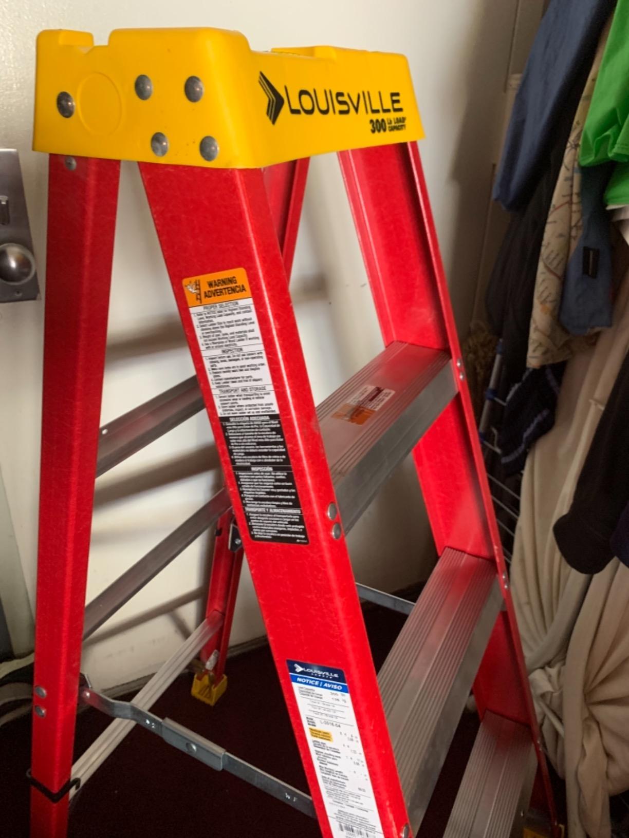 Louisville Ladder 4-Foot Fiberglass Step Ladder, 300-Pound Load Capacity, Type IA, L-3016-04 customer photo 1