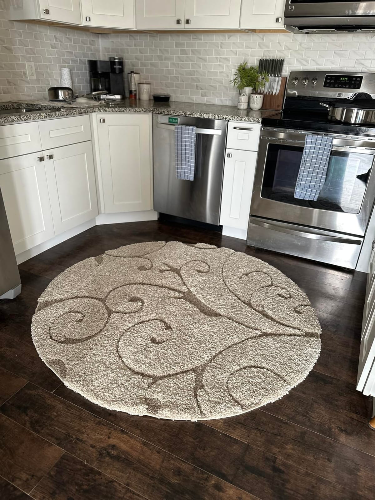 SAFAVIEH Florida Shag Collection Runner Rug - 2'3