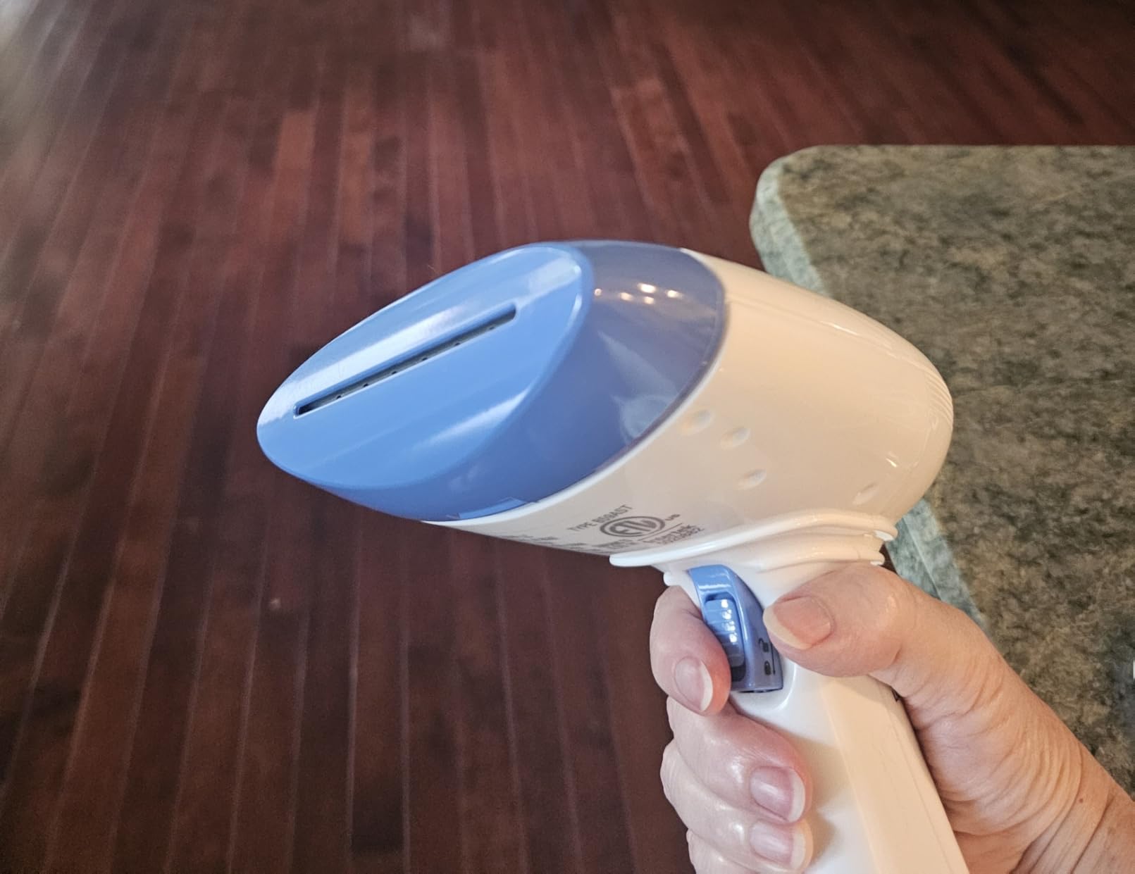 Conair Handheld Garment Steamer for Clothes, ExtremeSteam 1200W, Portable Handheld Design,White/Blue customer photo 1