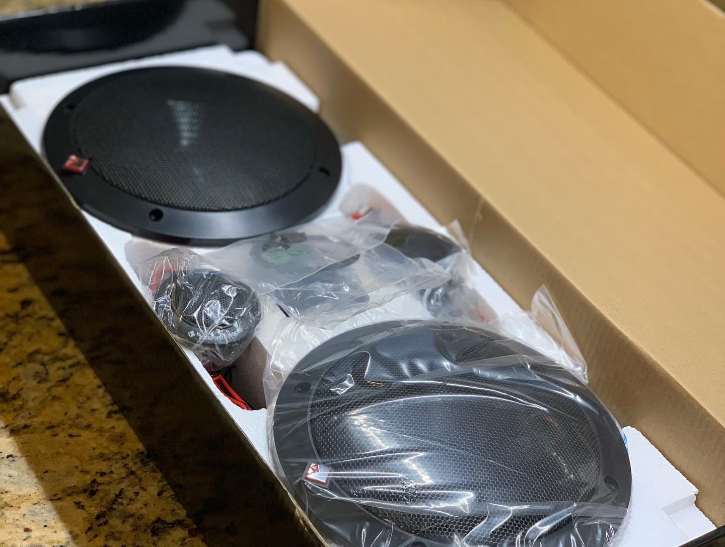 Rockford Fosgate Prime R165-S 6.5” 2-Way Component Speaker System (Pair) | Includes Woofers with Grilles and Tweeters with Integrated Crossovers customer photo 1