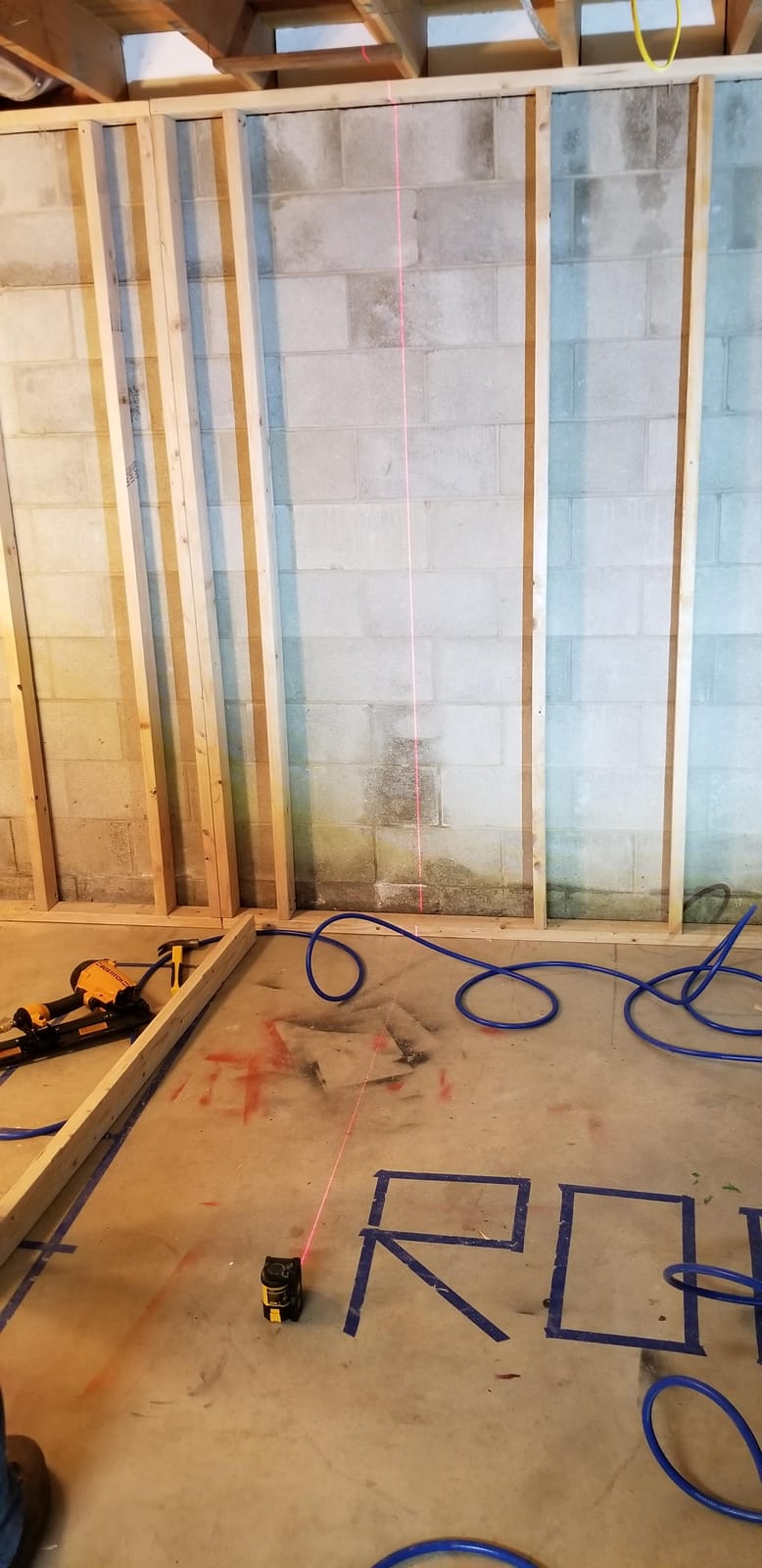 DEWALT Line Laser, Self-Leveling, Cross Line, Red Beam (DW088K) customer photo 1