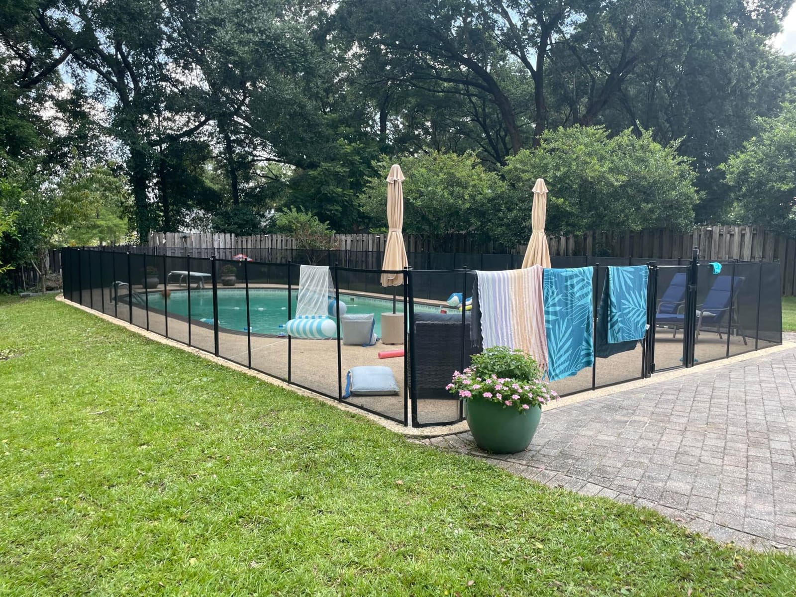 Pool Fence DIY by Life Saver Fencing Section Kit, 4 x 12-Feet, Black customer photo 2