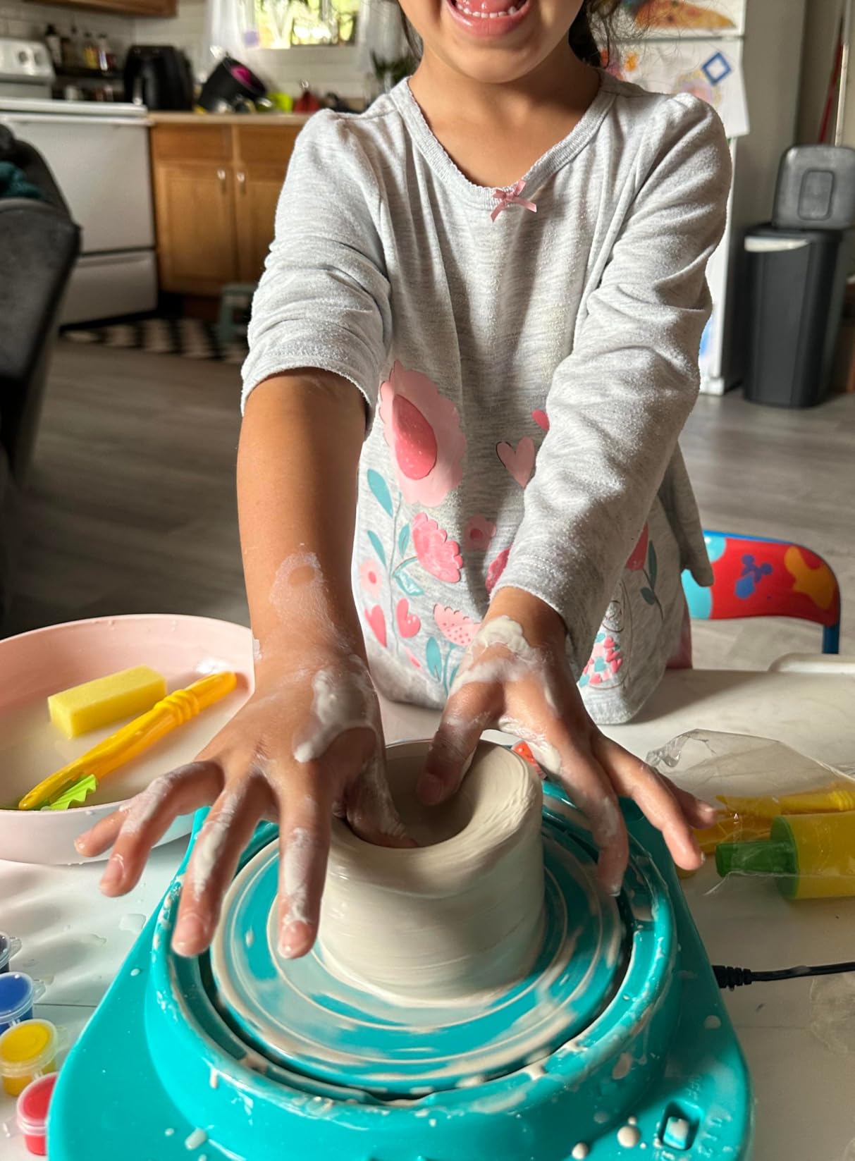 Faber-Castell Pottery Studio: Create Your Own Pottery Designs with Kid-Friendly Pottery Wheel, Air-Dry Clay, Paints, Sculpting Tools & Step-by-Step Instructions for Kids (Ages 8+) customer photo 2