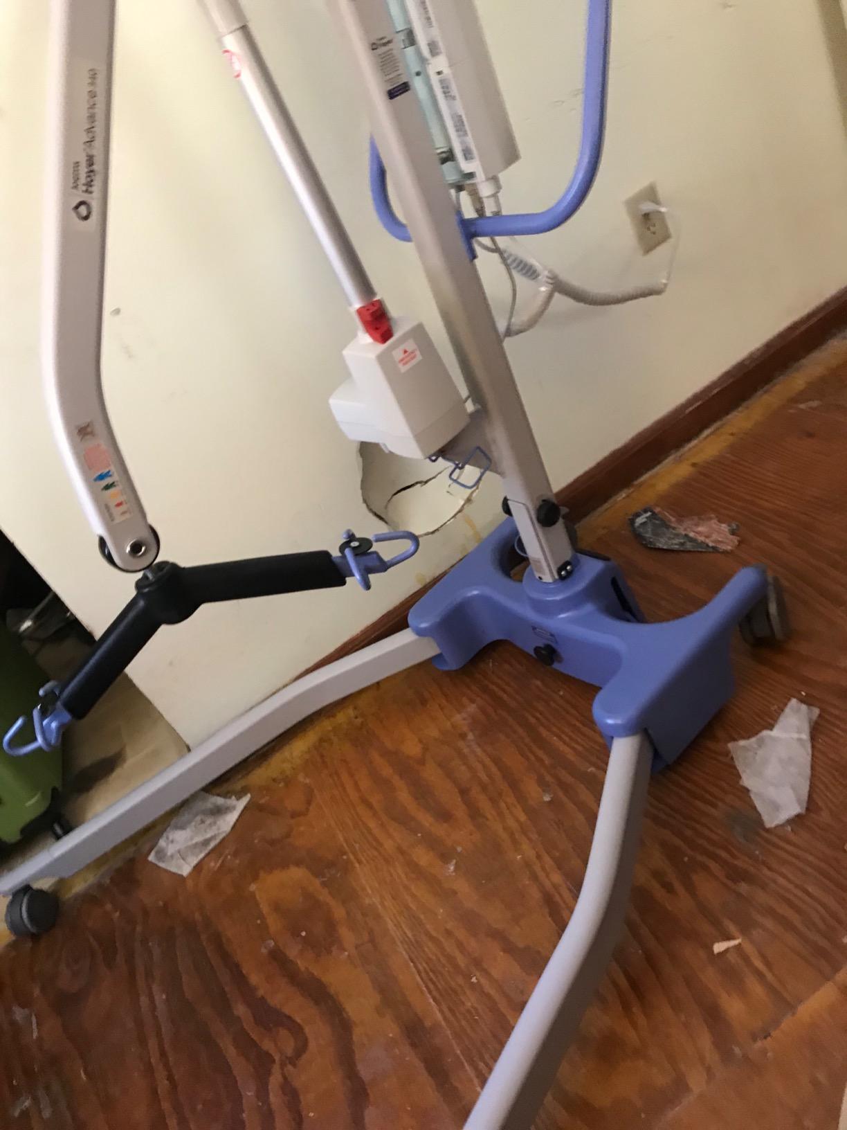 Joerns Hoyer Advance Electric Portable Patient Lift - Foldable Lightweight 70 lbs, 340 lb Capacity, Battery Powered for Home Care, Nursing & Professional Use- E340 customer photo 1