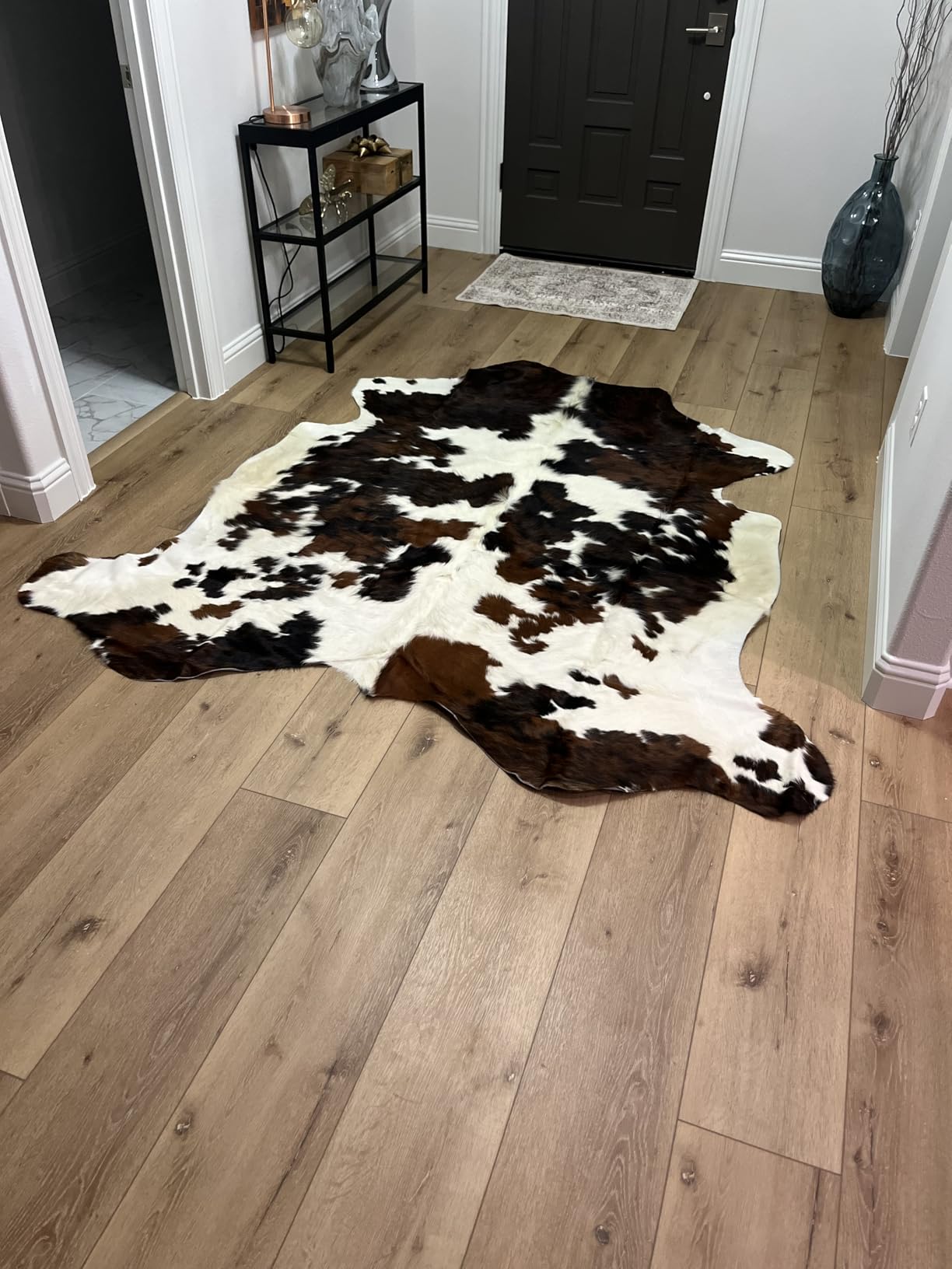 Genuine Tricolor Cowhide Rug Large 8x10 Area Fit (Rug Approx 6x7 ft)– Vibrant One-of-a-Kind Hide, Eco-Friendly, Safe for Kids & Pets, Easy to Clean Perfect for Living Rooms Western Rustic Home Décor customer photo 1