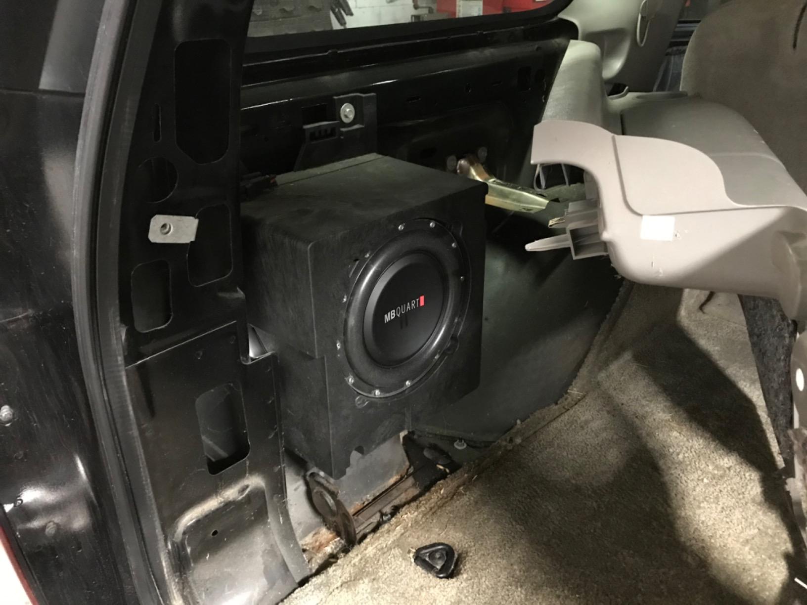 MB Quart DS1-304 Discus Shallow Mount Subwoofer (Black) – 12 Inch Subwoofer, 600 Watt, Car Audio, 2 Inch Voice Coils, UV Rubber Surround, Best in Sealed Enclosures customer photo 1