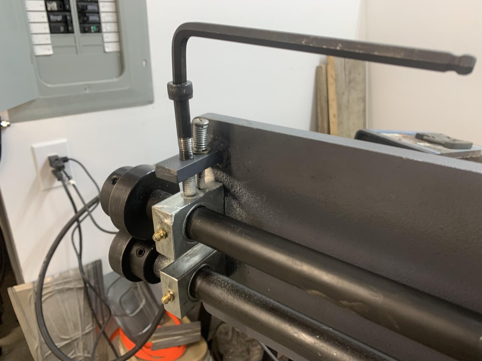 Sheet Metal Bead Roller, 18 Gauge KAKA INDUSTRIAL RM-12 customer photo 2