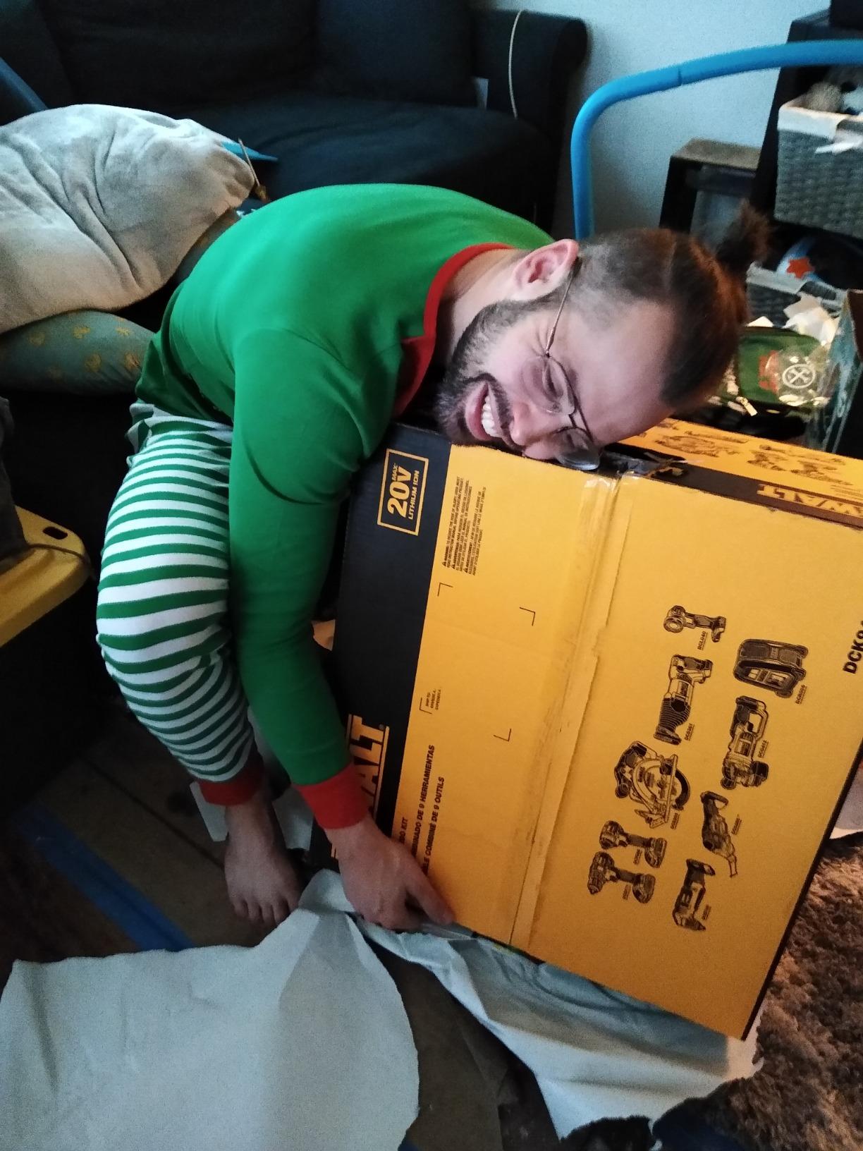 DEWALT 20V MAX Power Tools, 9 Cordless Tool Combo, Impact and Drill Driver, Oscillating Tool, Grinder, Circular and Reciprocating Saw, Right Angle Drill, Speaker, LED Light, 2 Batteries, Charger (DCK940D2) customer photo 1