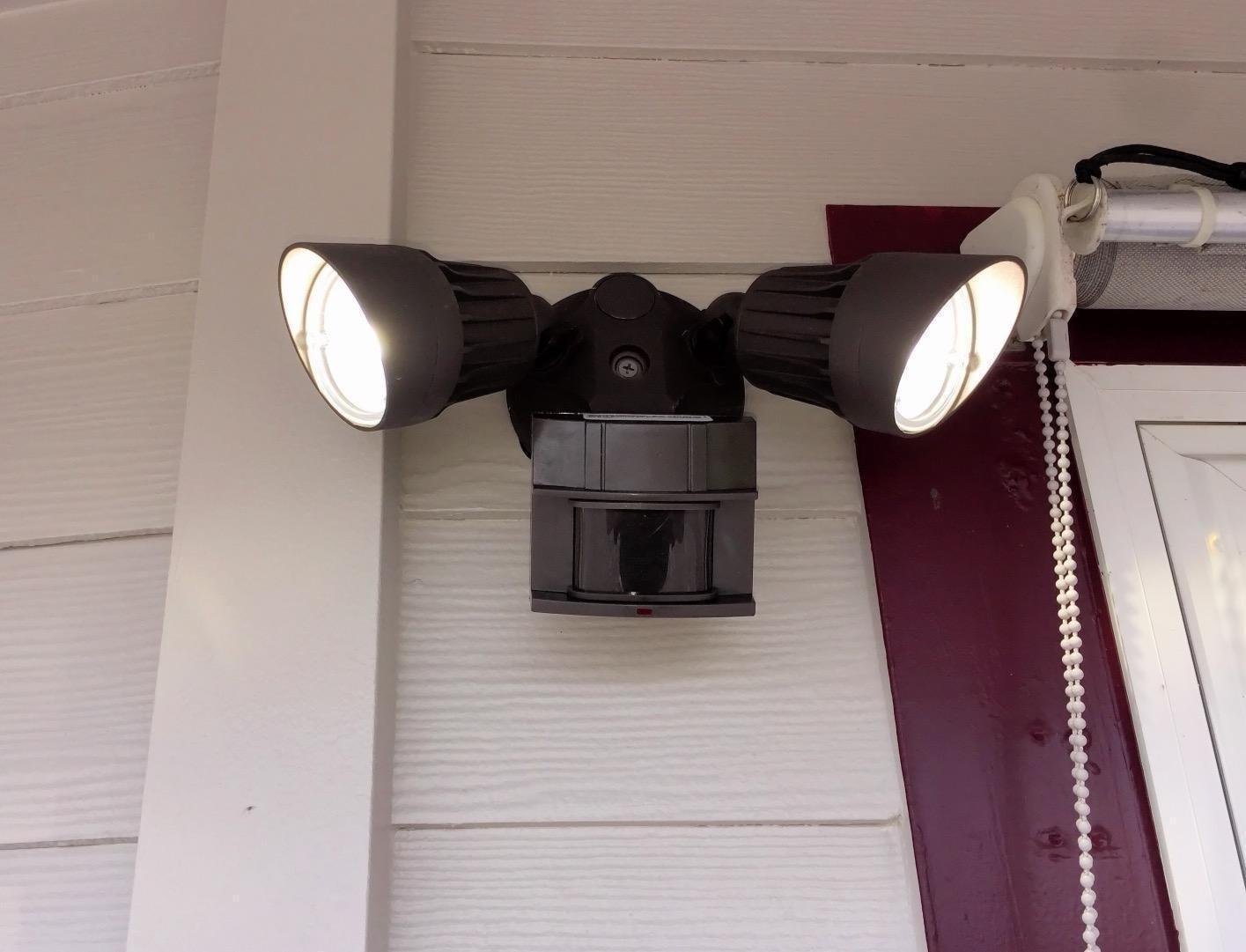 LEONLITE Motion Sensor Security Lights Dusk to Dawn IP65 5000K Bronze customer photo 2