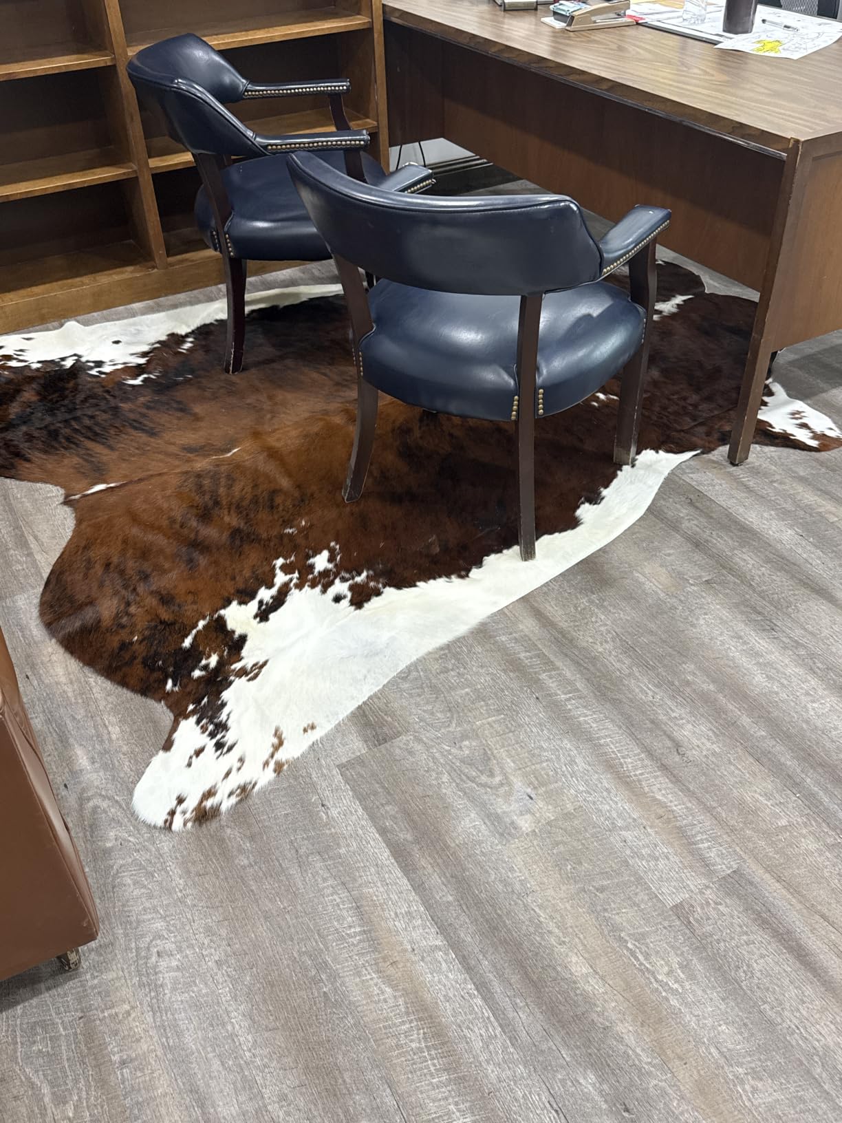 Sunshine Cowhides – Cowhide Rug for Living Room, Bedroom, Nursery, Office & Western Décor – Animal Cow Skin, & Statement Carpet – Tricolor Brindle Cream Brown, Extra Large 6x7-8 Ft customer photo 2