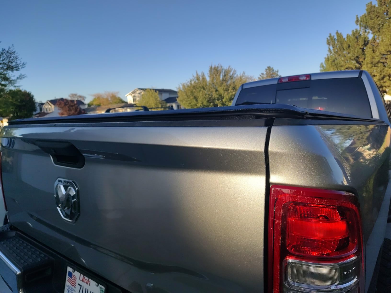 Tyger Auto T1 Soft Roll-up Truck Bed Tonneau Cover Compatible with 2009-2018 Dodge Ram 1500; 2019-2025 Classic | 5'7