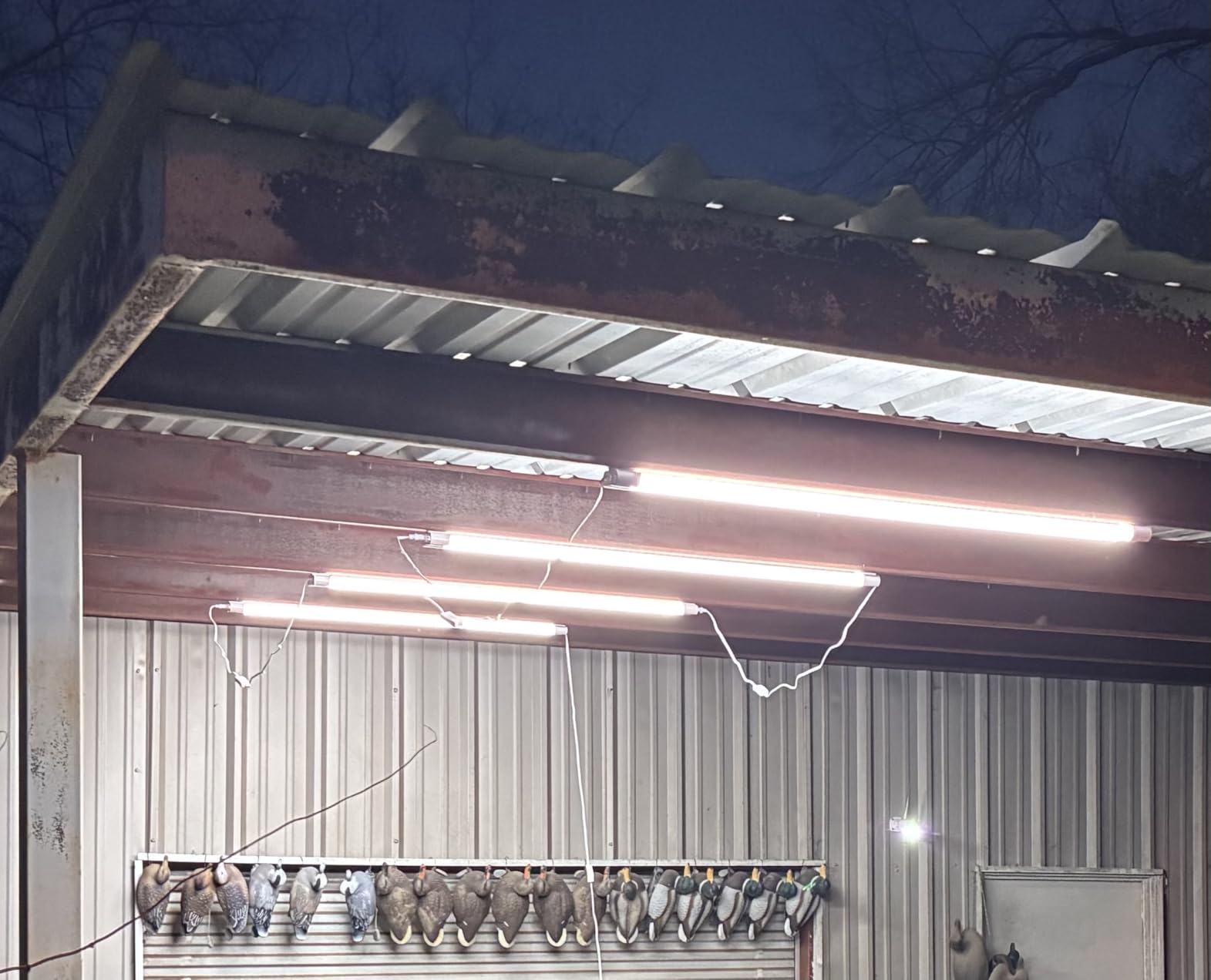 hykolity 4FT LED Shop Light, 42W [250W Equivalent],4400LM,5000K Daylight customer photo 2