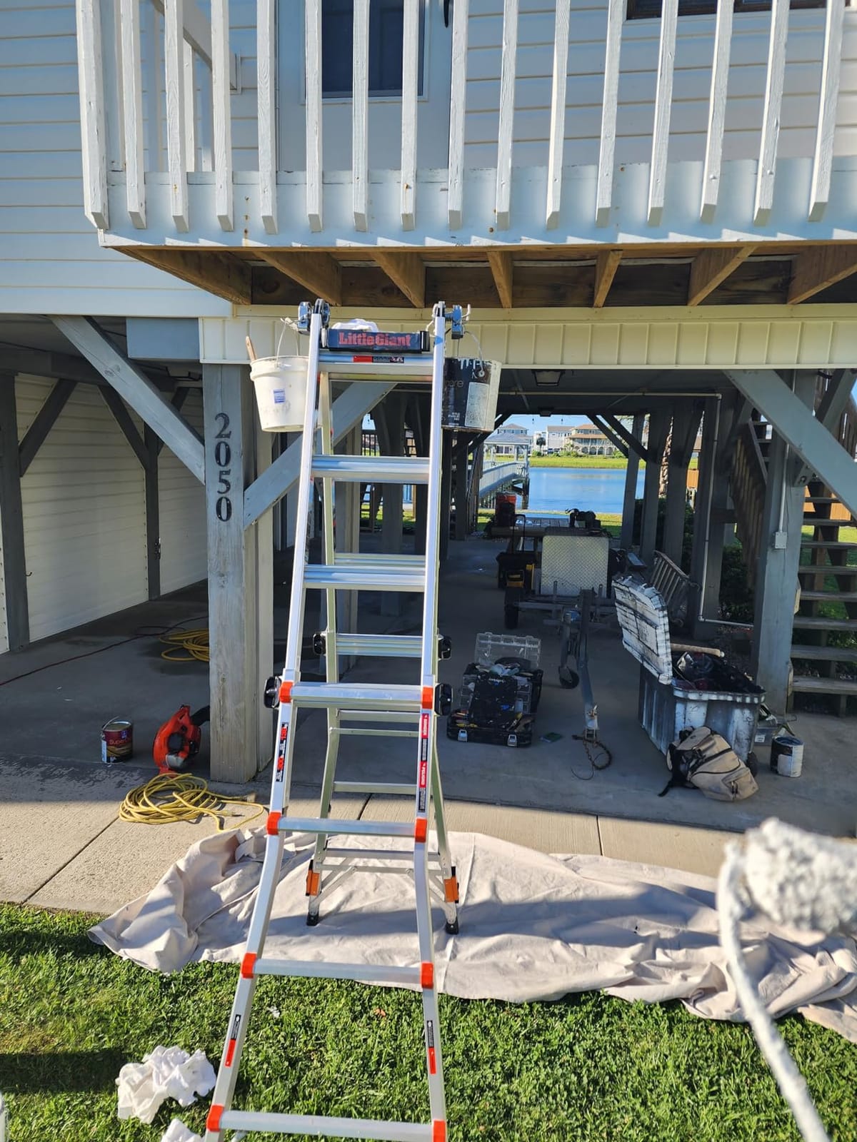 Little Giant Velocity, Aluminum Ladder, 18 ft with Leg Levelers, 15417-801 | Telescoping Multi-Position Ladder, Integrated Leg Levelers, Slip-Resistant Feet, Type IA 300 lbs. Rating customer photo 2