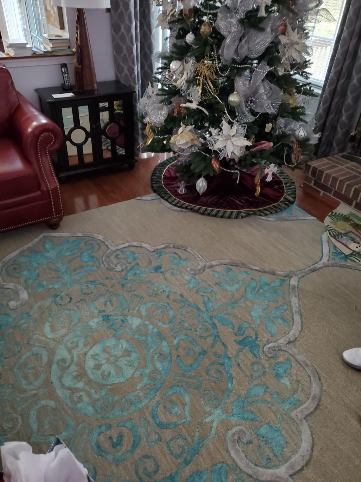 SAFAVIEH Dip Dye Collection 7' Round Slate / Beige DDY510B Handmade Medallion Premium Wool & Silk Area Rug customer photo 2