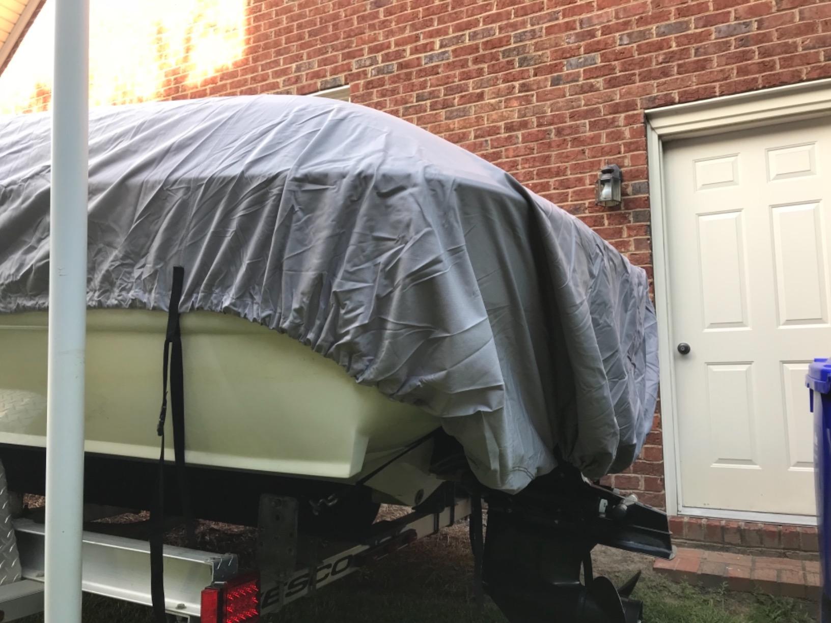 Seamander Solution-Dyed 600D Boat Cover 24'-26' – Marine Grade Waterproof V-Hull, Bass, Jon & Runabout Boat Cover up to 108