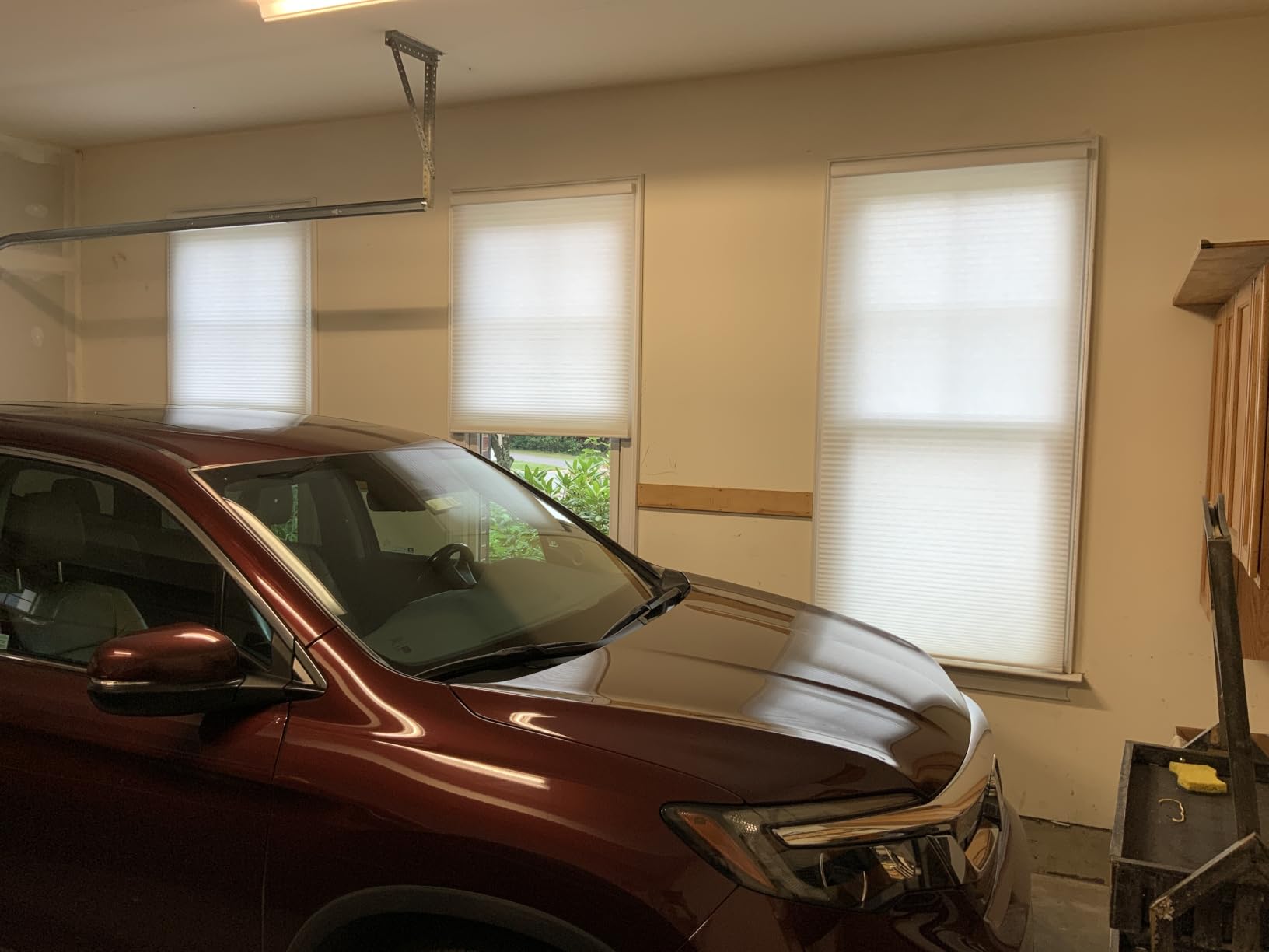 CHICOLOGY Cordless Cellular Shades, Room Darkening, Mist, 30x48 customer photo 1