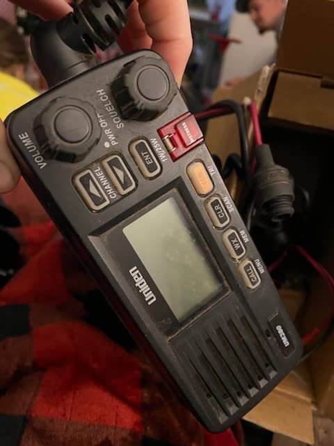 Uniden UM385BK 25 Watt Fixed Mount Marine VHF Radio, Waterproof, Noaa Weather Alert, All USA/Intl/Canadian Marine Channels customer photo 1