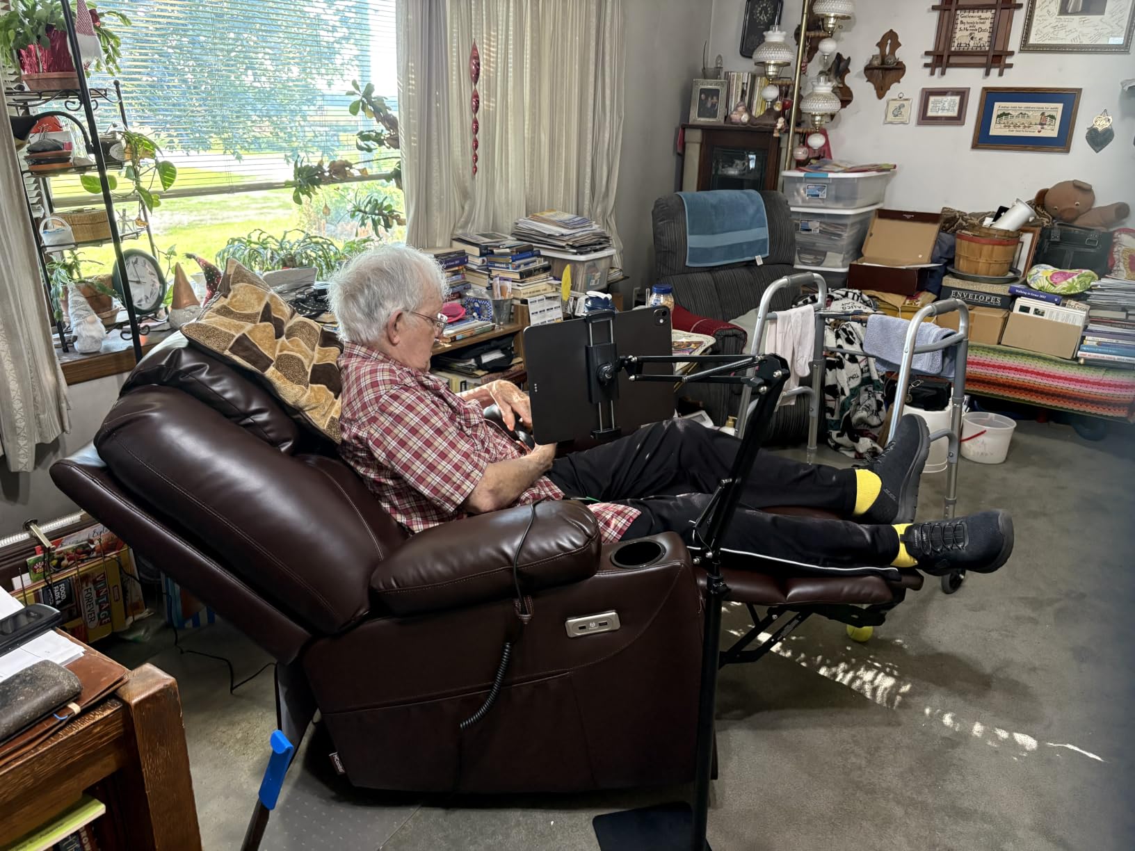MCombo Power Lift Recliner Chair for Elderly 7040(Medium, Light Brown) customer photo 2