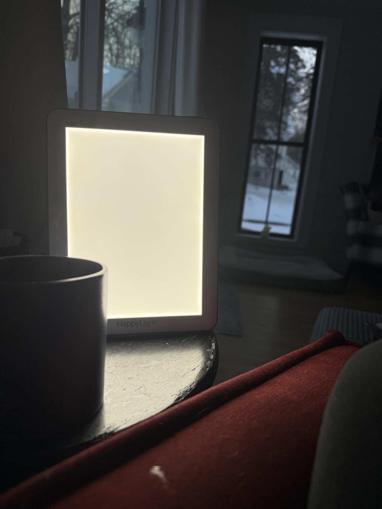 Verilux HappyLight Lucent - One-Touch Light Therapy Lamp with 10,000 Lux, UV-Free, LED Bright White Light & Detachable Stand for Boosting Mood & Improving Sleep customer photo 1