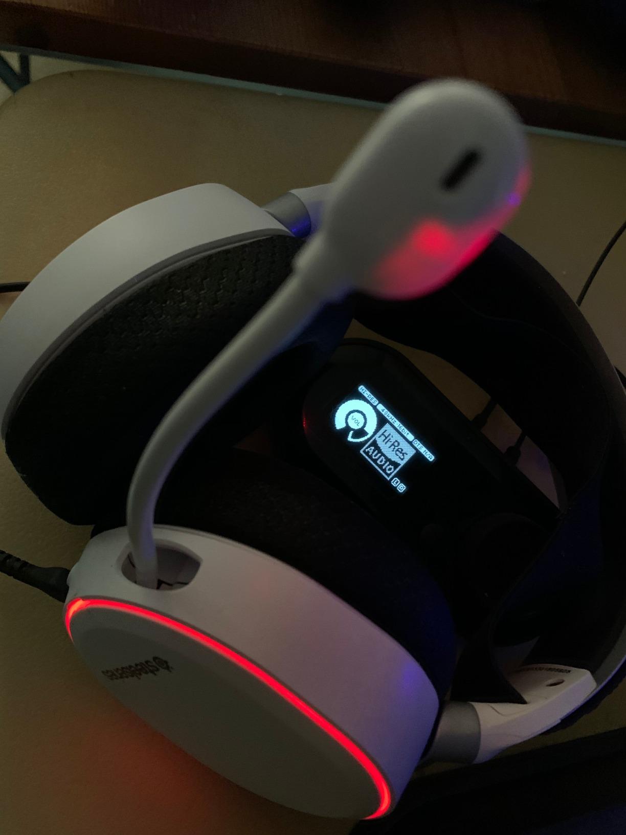 SteelSeries Arctis Pro + GameDAC Wired Gaming Headset - Certified Hi-Res Audio - Dedicated DAC and Amp - for PS5/PS4 and PC - Black customer photo 2