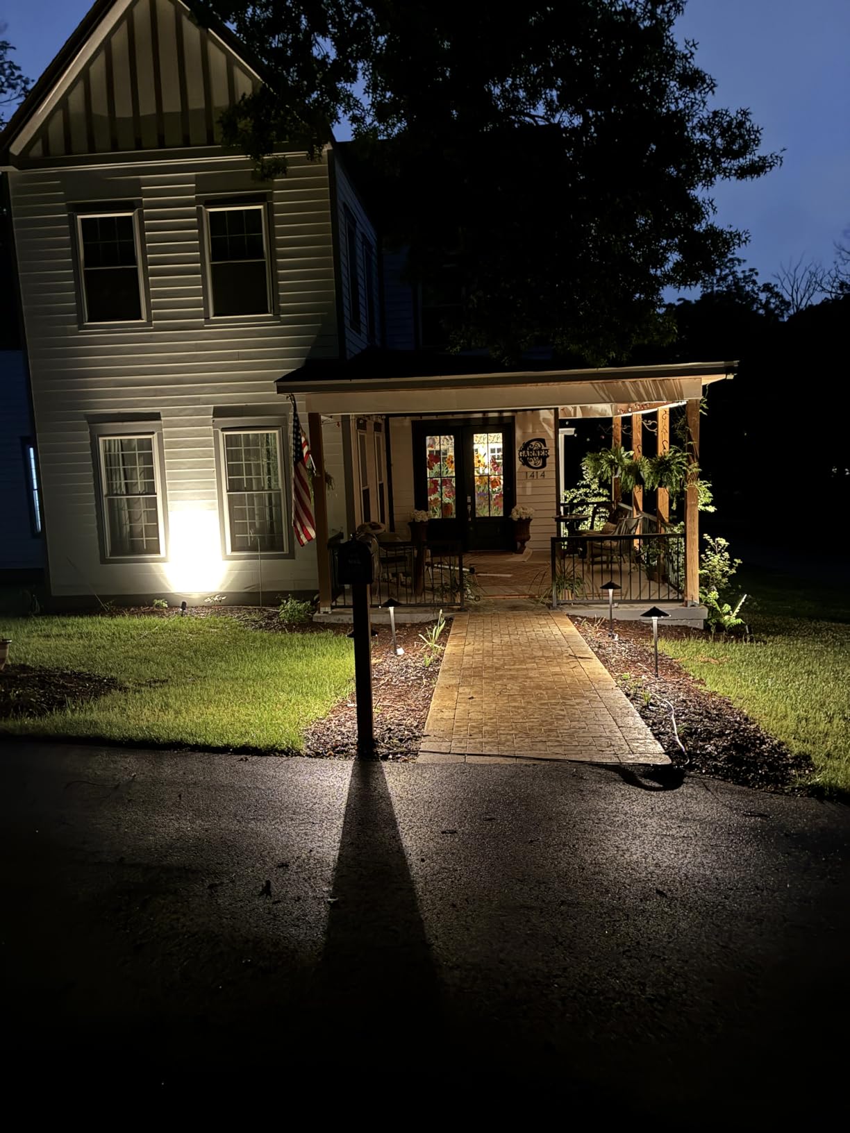 VOLT 12V LED Landscape Lighting Kit (8 Spotlights, 4 Path Lights), Bronze customer photo 2