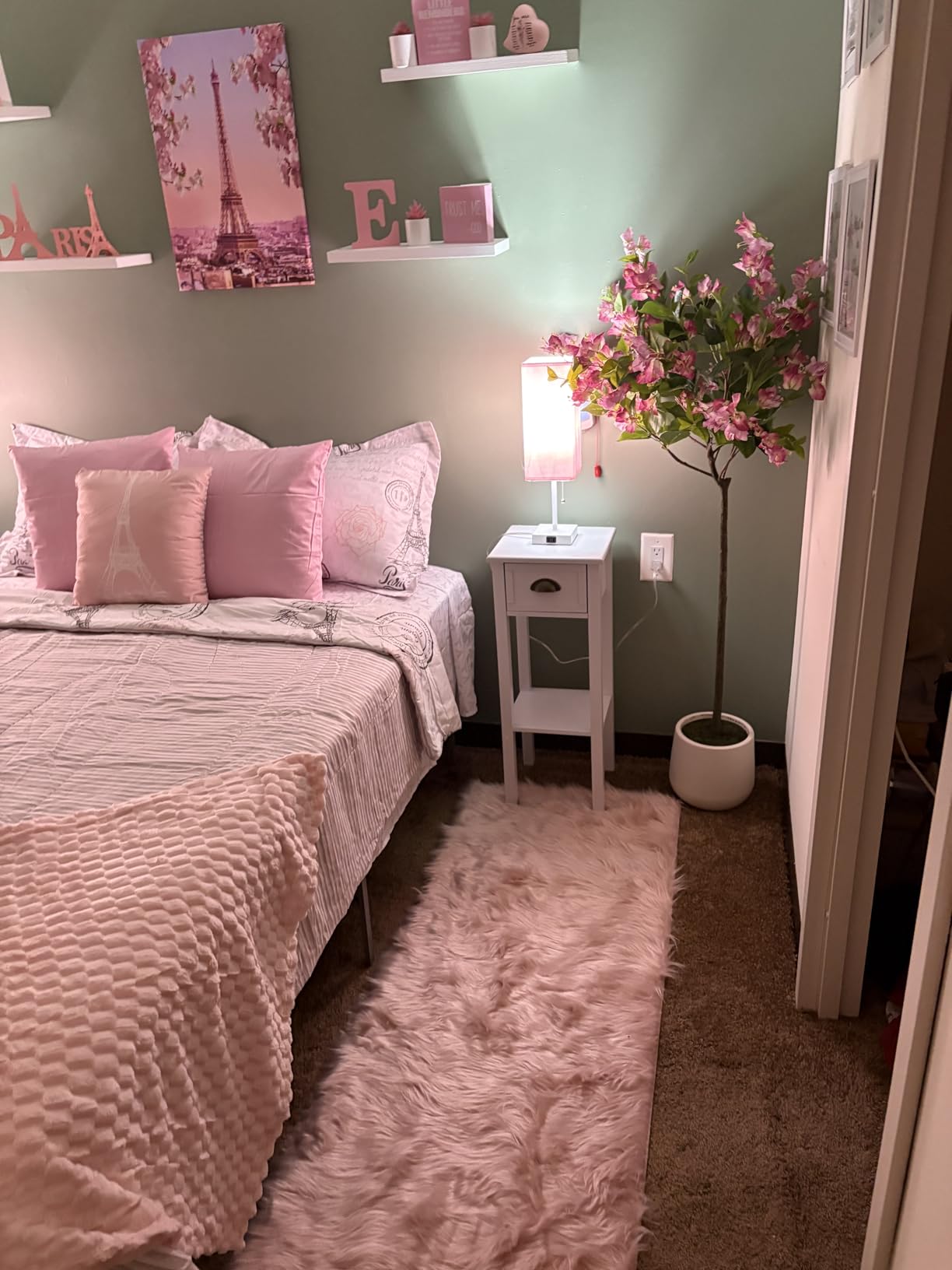 LOCHAS Soft Fluffy Faux Fur Rugs for Bedroom Bedside Rug 3x5 Feet, White customer photo 1