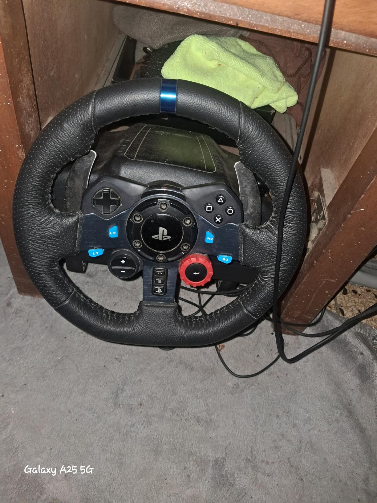 Logitech Driving Force G29 Racing Wheel for PlayStation 4 and PlayStation 3 (Renewed) customer photo 1