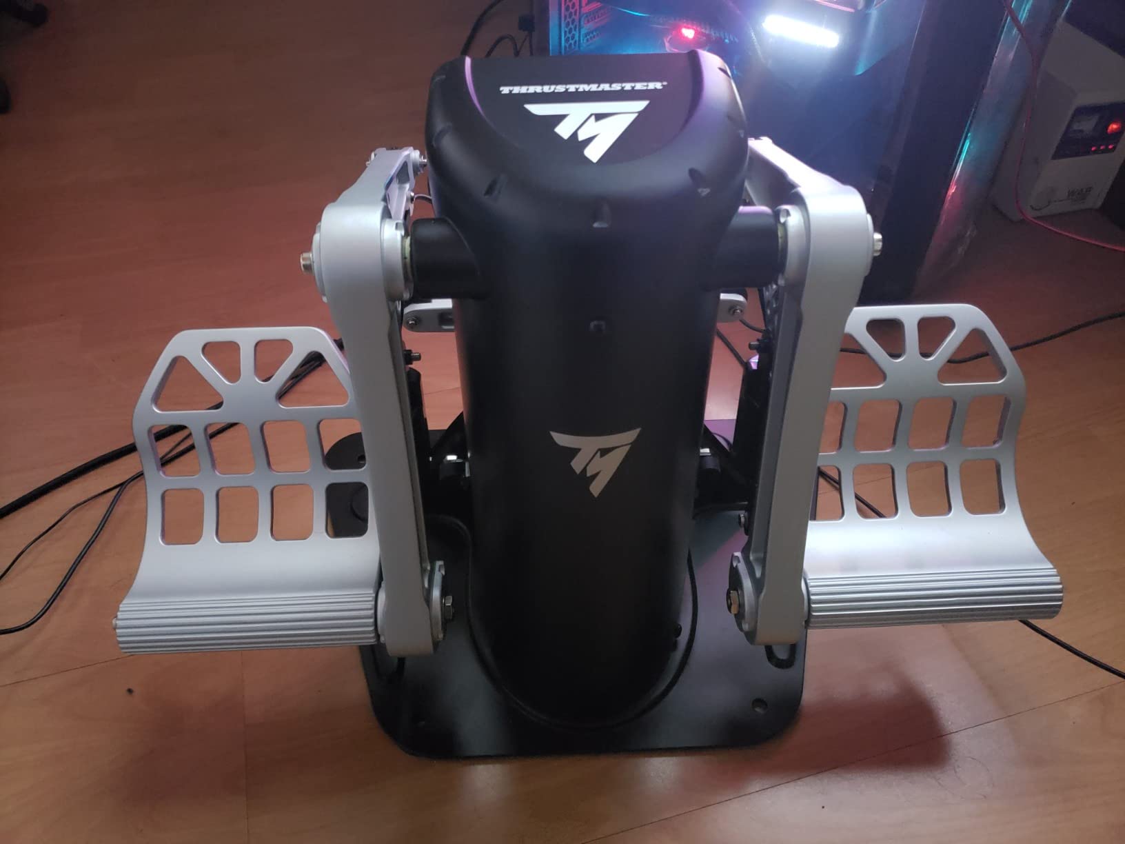 Thrustmaster TPR Rudder Pedals, Flight Simulator Rudder Control - PC customer photo 2