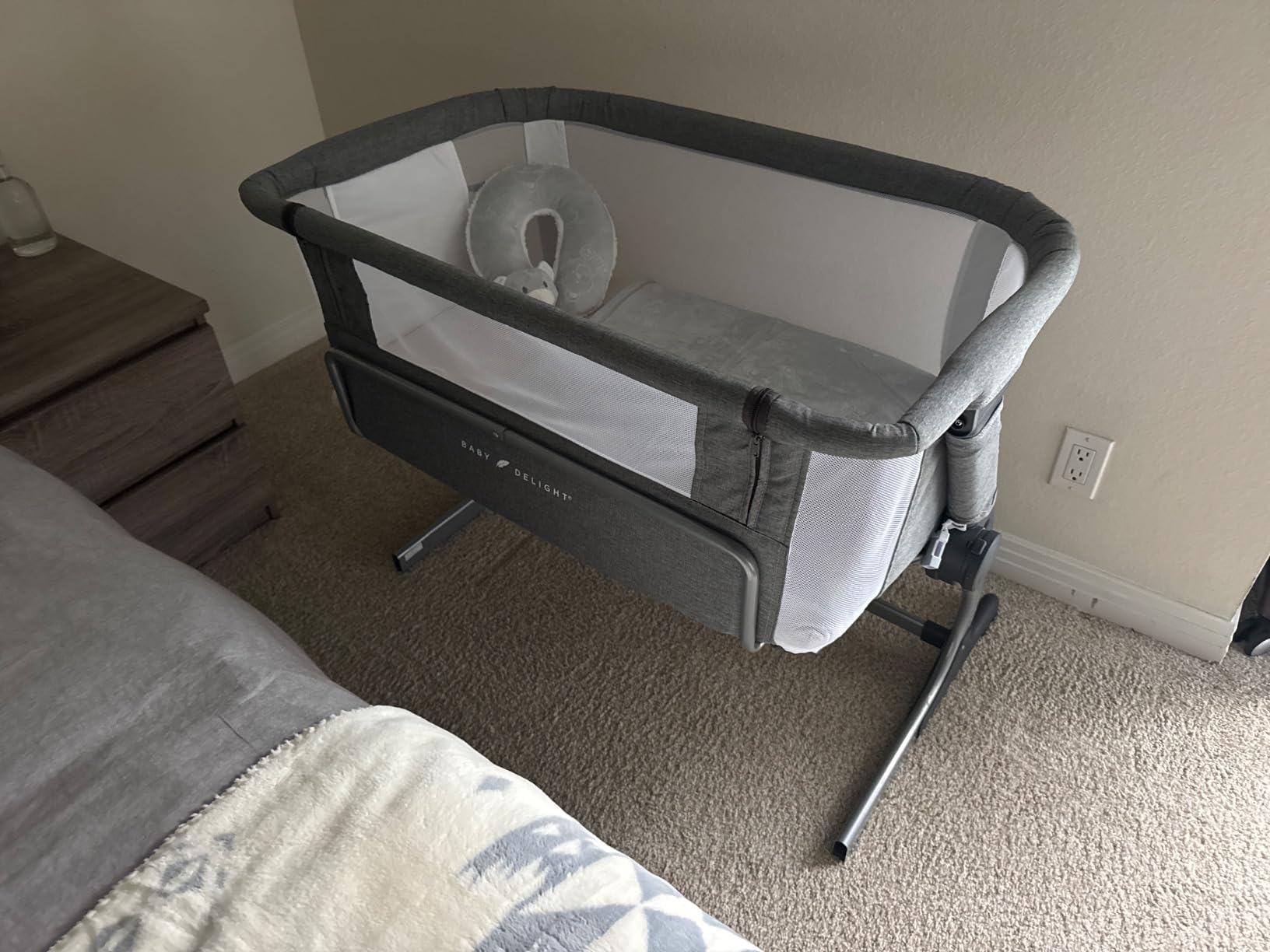 Baby Delight Beside Me Dreamer Bassinet | Bedside Sleeper | 7-Position Height Adjustment | Charcoal Tweed customer photo 2