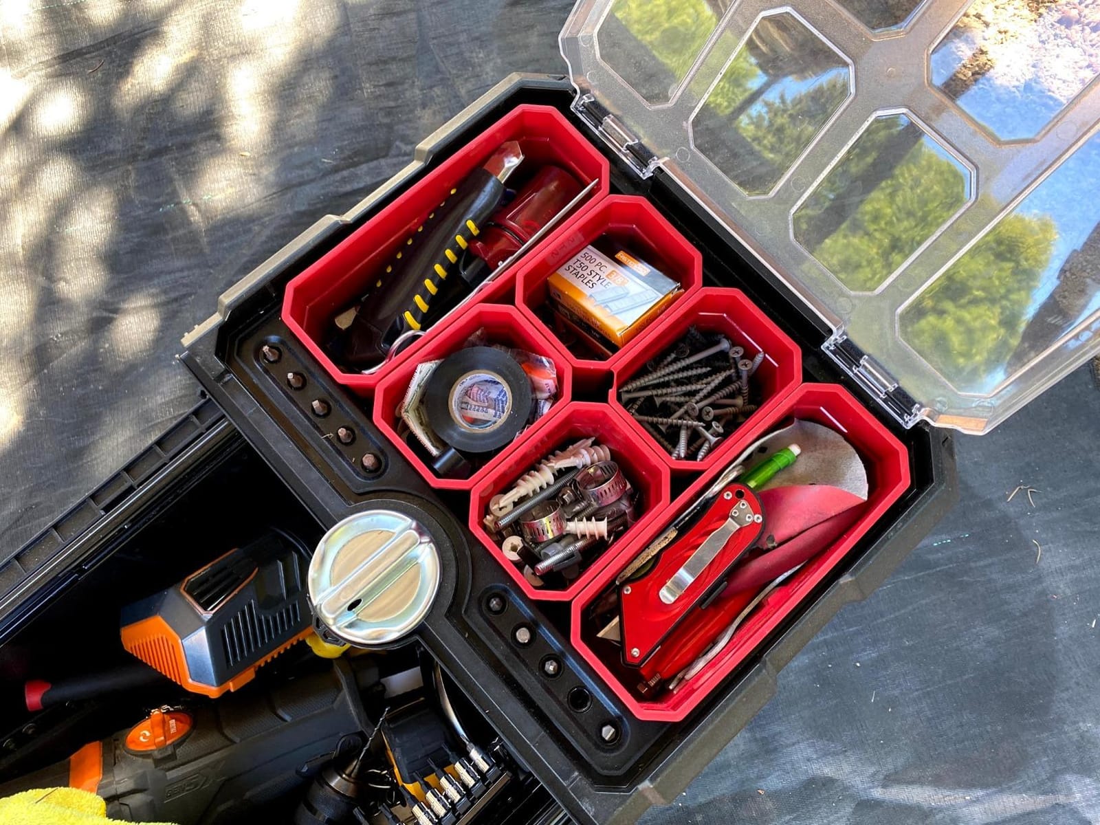 Keter Masterloader Resin Rolling Tool Box with Locking System and Removable Bins customer photo 1