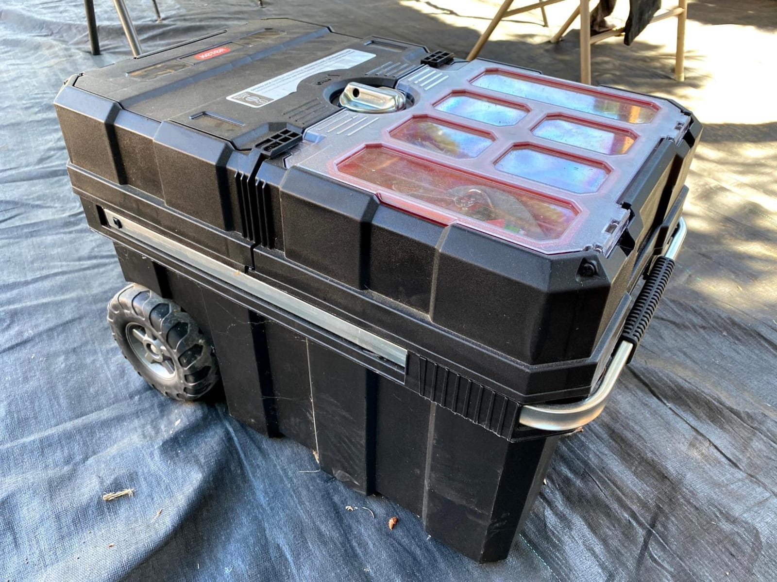 Keter Masterloader Resin Rolling Tool Box with Locking System and Removable Bins customer photo 2