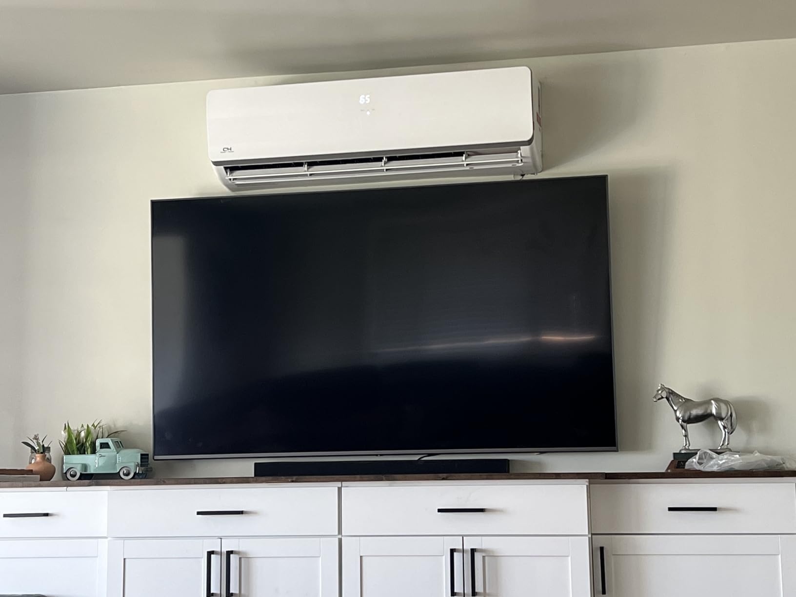Cooper & Hunter 24,000 BTU 230V Hyper Heat Mini Split, 22.3 SEER2 customer photo 1