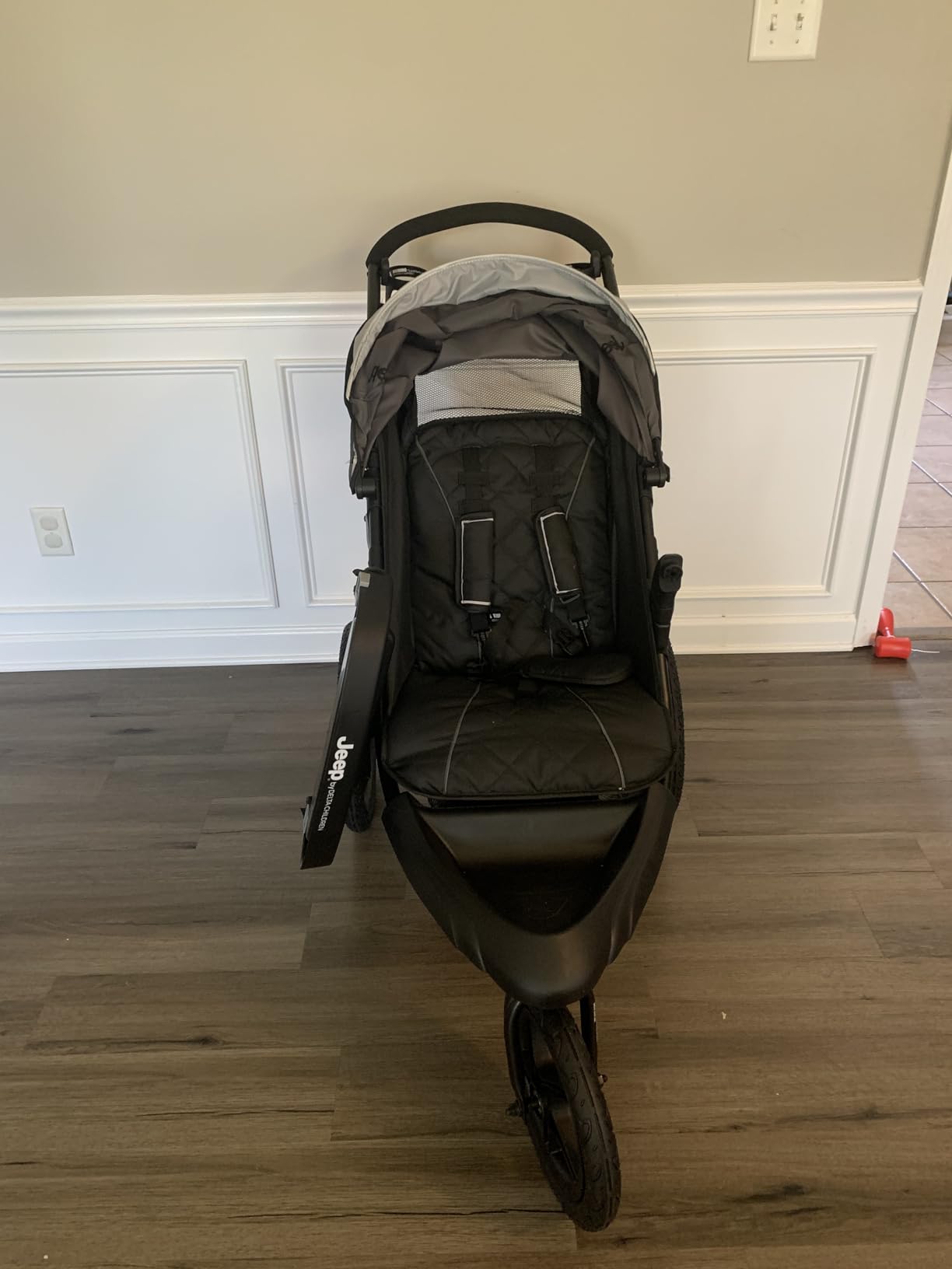 Jeep Classic Jogging Stroller by Delta Children, Grey customer photo 1