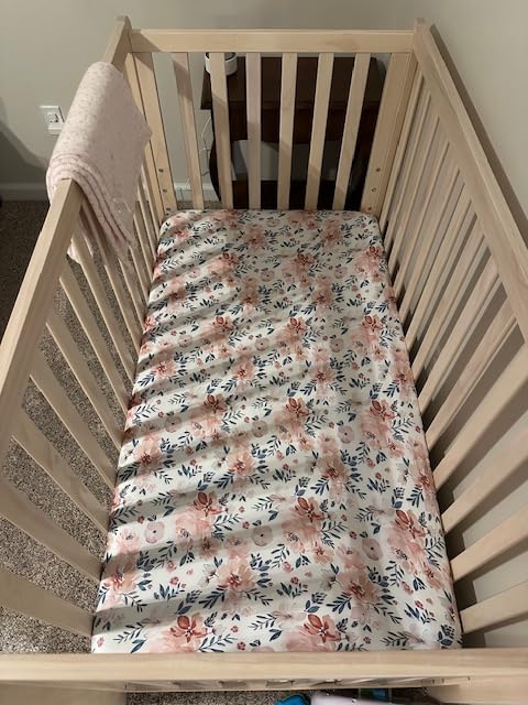 DaVinci Carter's Colby Low-Profile 4-in-1 Baby Crib, Washed Natural | GREENGUARD Gold Certified, Converts to Toddler Bed, Daybed & Full-Size Bed, 4 Adjustable Mattress Heights - Easy to Assemble customer photo 2