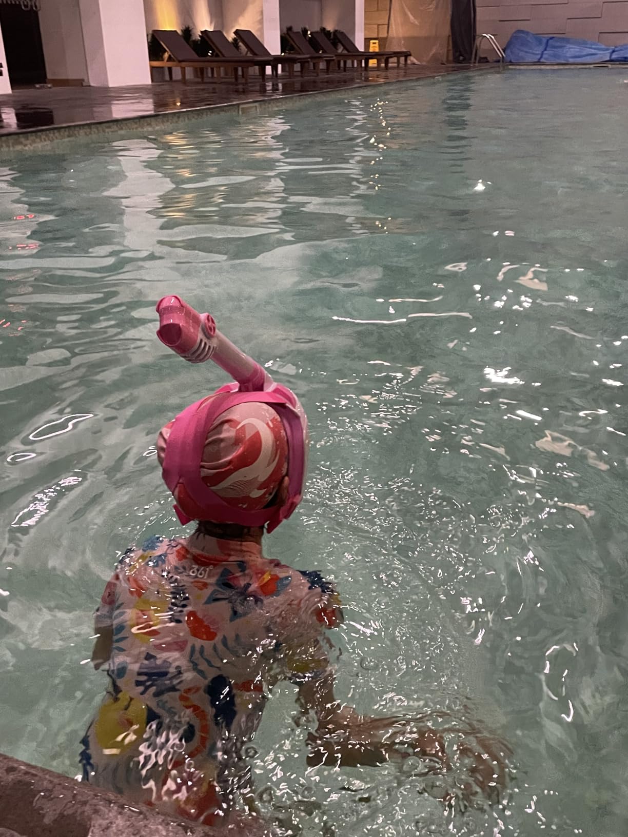 WSTOO Kids Full Face Snorkel Masks,Suitable for Beginners Dry Top Snorkeling Gear,Can Your Mouth or Nose to Breathe,180 Degrees Panoramic View,Anti-Fog Anti-Leak,Summer Travel and Vacationing Gifts customer photo 1