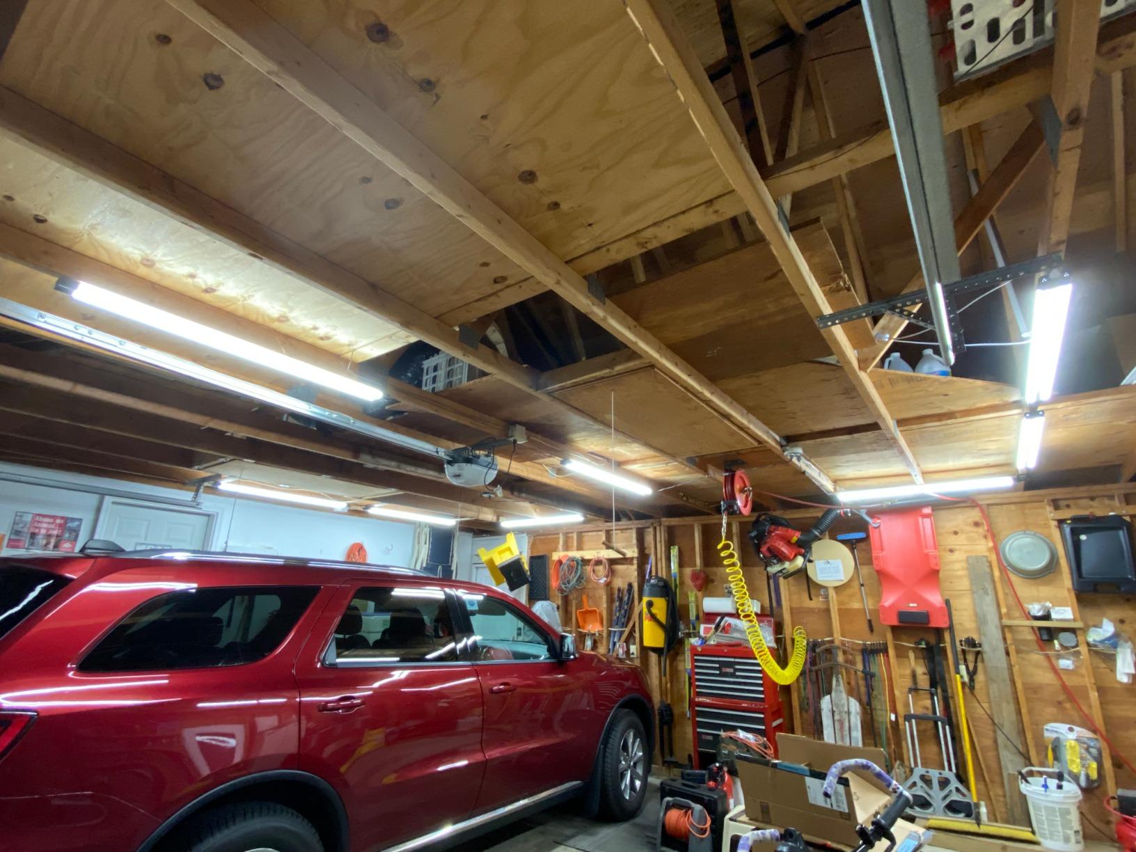 hykolity 4FT LED Shop Light, 42W [250W Equivalent],4400LM,5000K Daylight customer photo 1