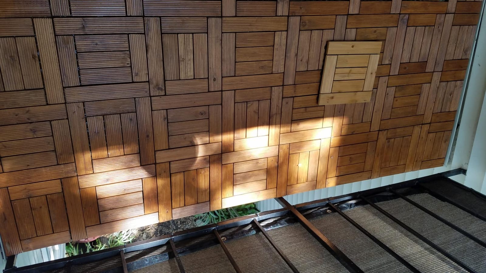 Yaheetech 27PCS Patio Floor Tiles Outdoor Interlocking Deck 12 x 12in,Wood customer photo 1