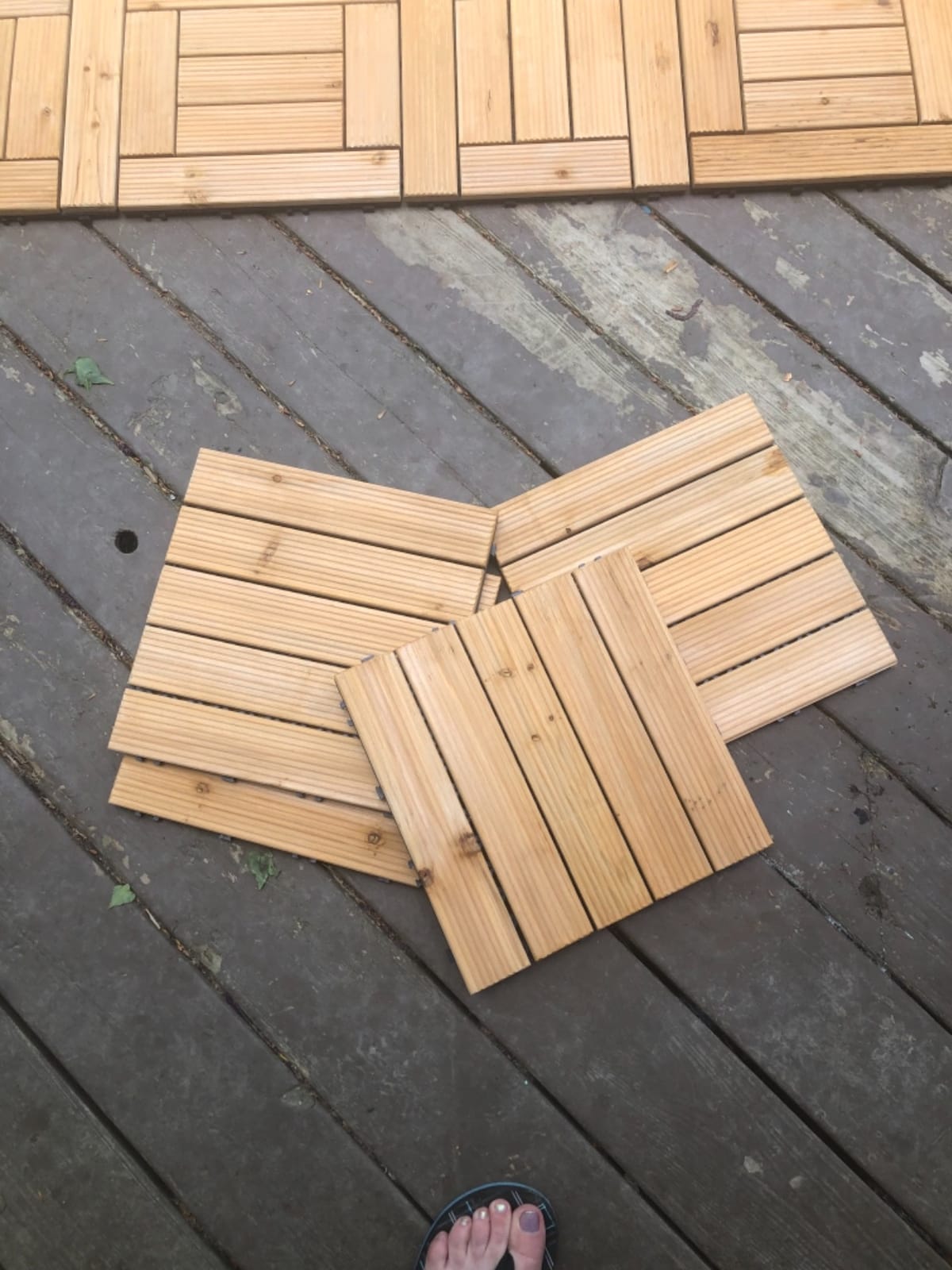 Yaheetech 27PCS Patio Floor Tiles Outdoor Interlocking Deck 12 x 12in,Wood customer photo 2