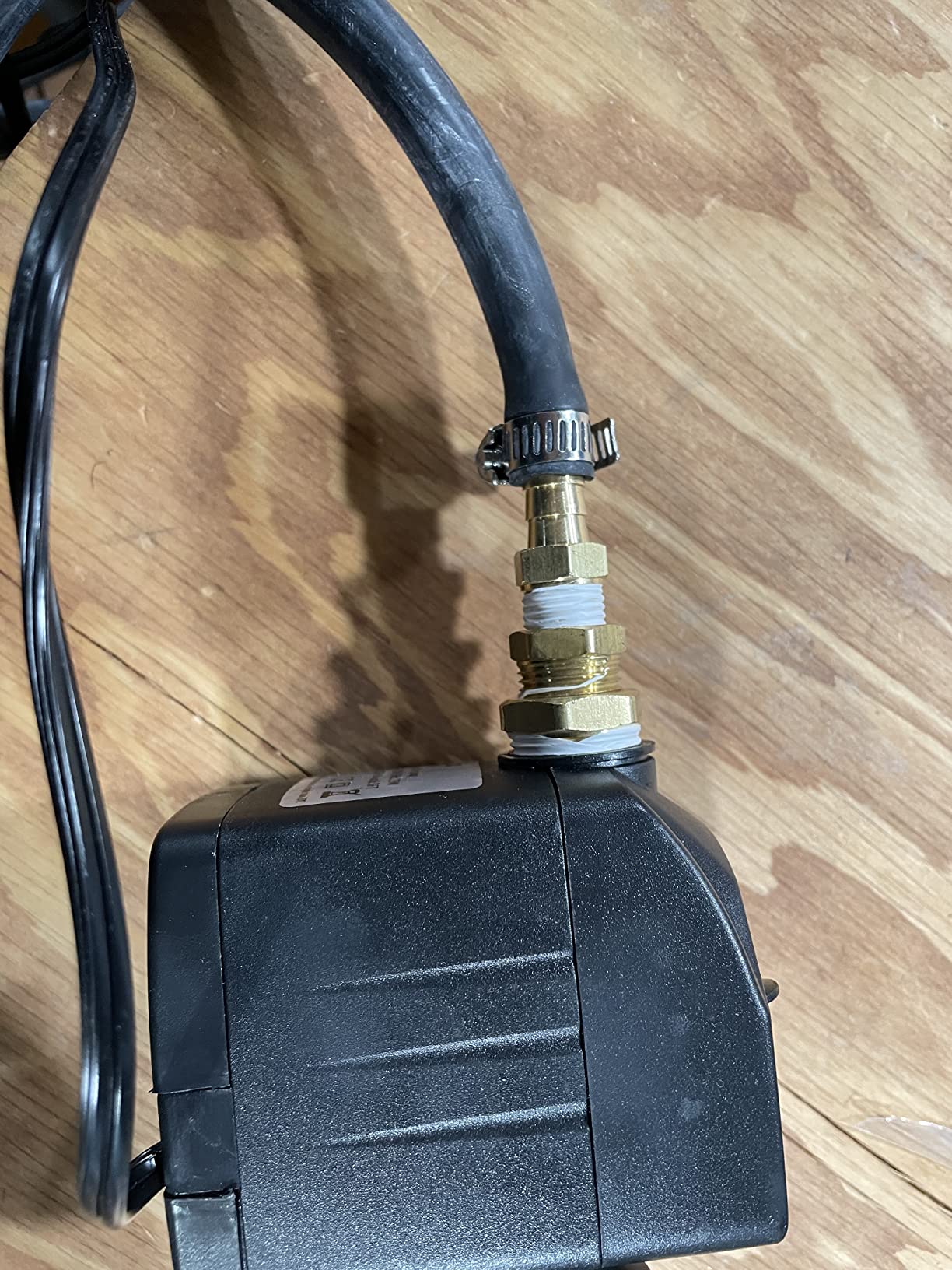 PULACO 400GPH Submersible Pump with 5 ft Tubing customer photo 2