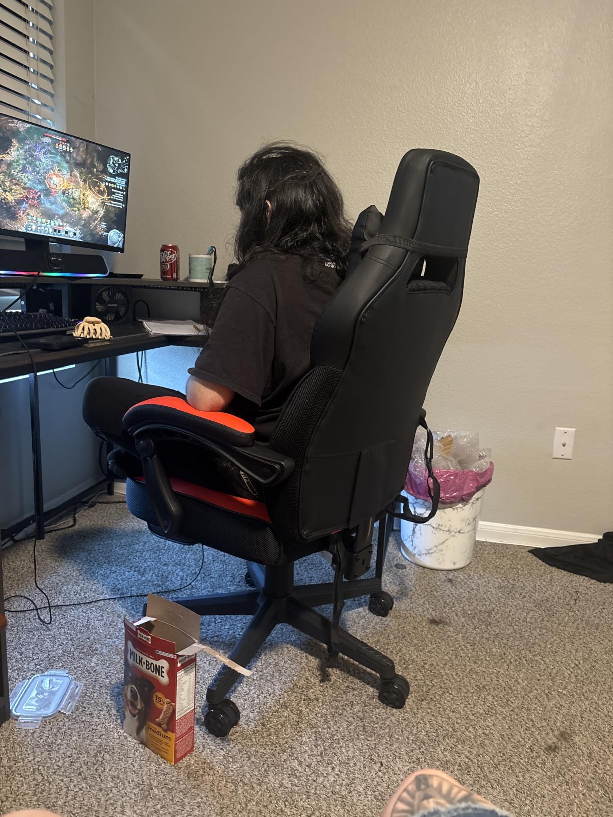 LEMBERI Ergonomic Gaming Chair with Footrest, 400lb Weight Capacity, Gray customer photo 1