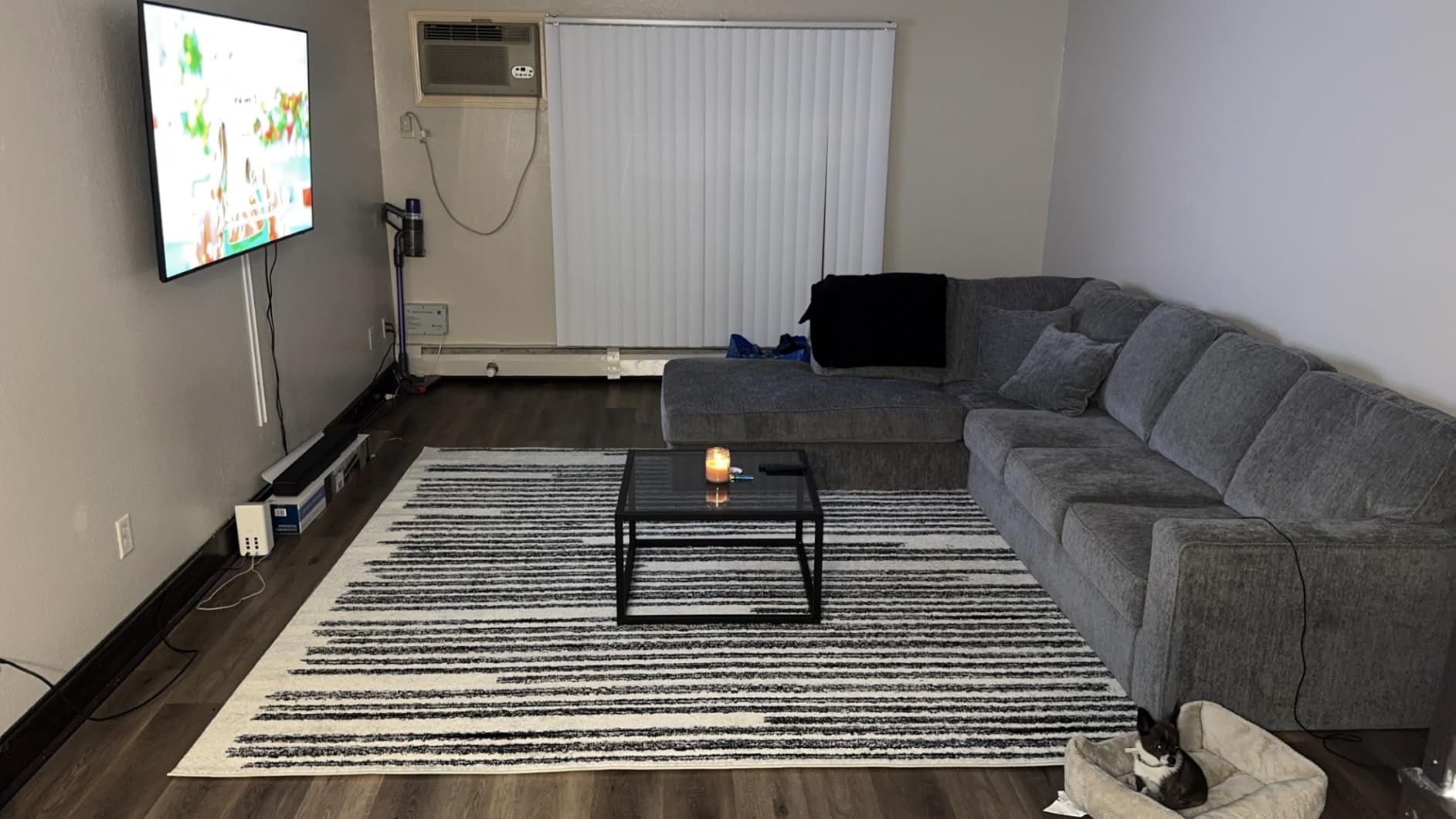 JONATHAN Y Khalil Modern Berber Stripe Cream/Black Indoor Area Rug, 8x10, Contemporary, Bohemian, Easy-Cleaning for Living Room, Bedroom, Kitchen, Pet Friendly, Non-Shedding (MOH207A-8) customer photo 1