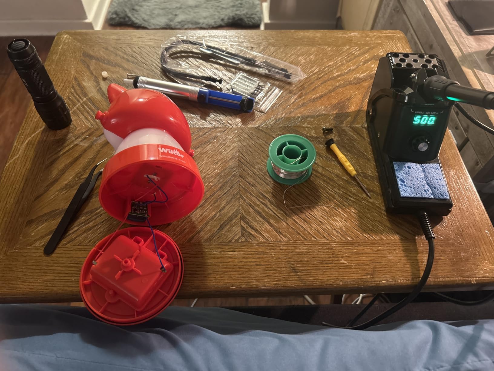 YIHUA 926 III 60W LED Display Soldering Iron Station Kit w 2 Helping Hands, 6 Extra Iron Tips, Roll of Lead-Free Solder, Solder Sucker, S/S Tweezers, °C/ºF Conversion, Auto Sleep & Calibration Support customer photo 2