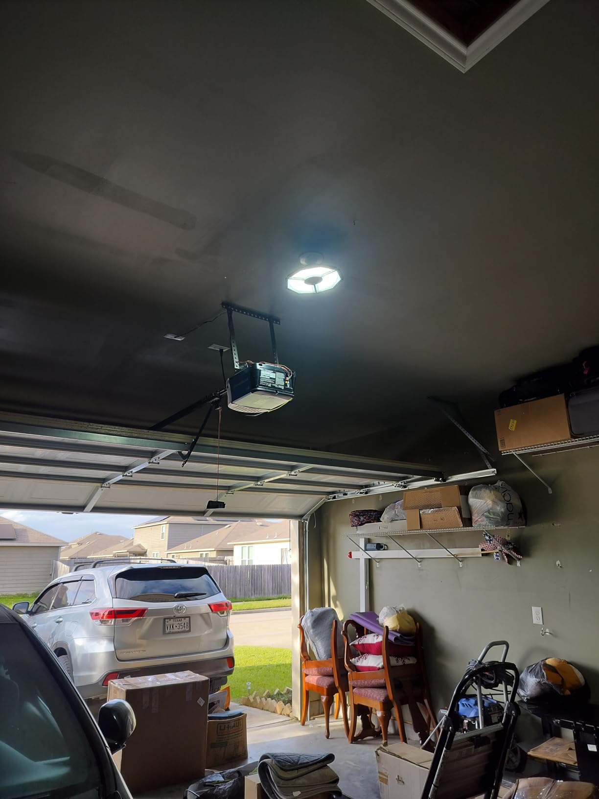 K KERNOWO LED Garage Lights, 140W 18500 Lumens Garage Lighting, 6000K Daylight with Deformable Three Panel Ceiling Light Fixture E26/E27 Triple Glow LED Shop Light for Basement Workshop Warehouse customer photo 1