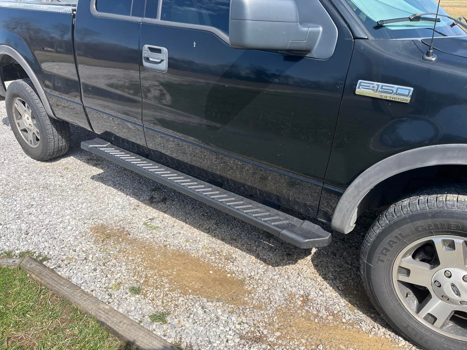 COMNOVA Pair Running Board Nerf Bar Compatible with 15-26 Ford F150 Superduty Crew Cab(4 Full Size Doors) Rocker Slider Side Steps,Width 6 Inches V Style.with OE Style Brackets customer photo 1