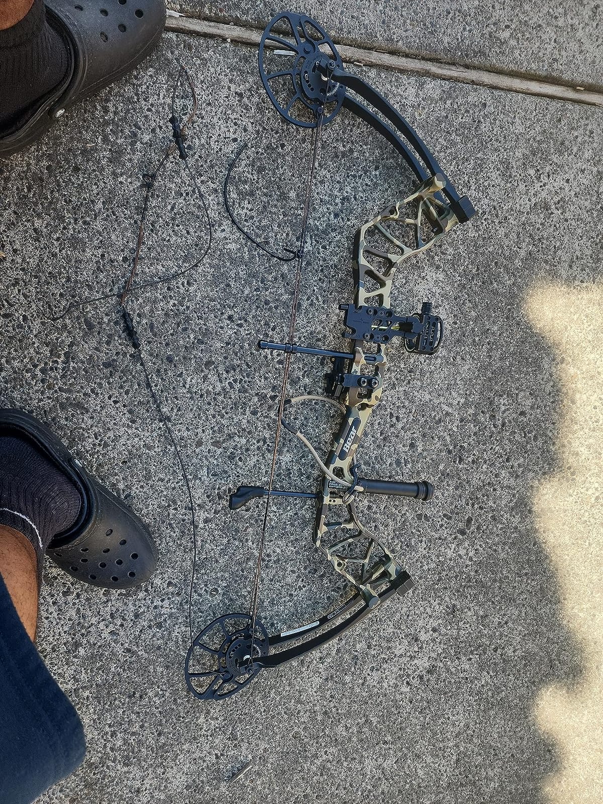 Bear Archery Legit Ready to Hunt Compound Bow Package for Adults & Youth, 14”- 30” Draw Length, 10-70 Lbs Draw Weight, Up to 315 FPS, Made in USA, Limited Life-Time Warranty customer photo 1