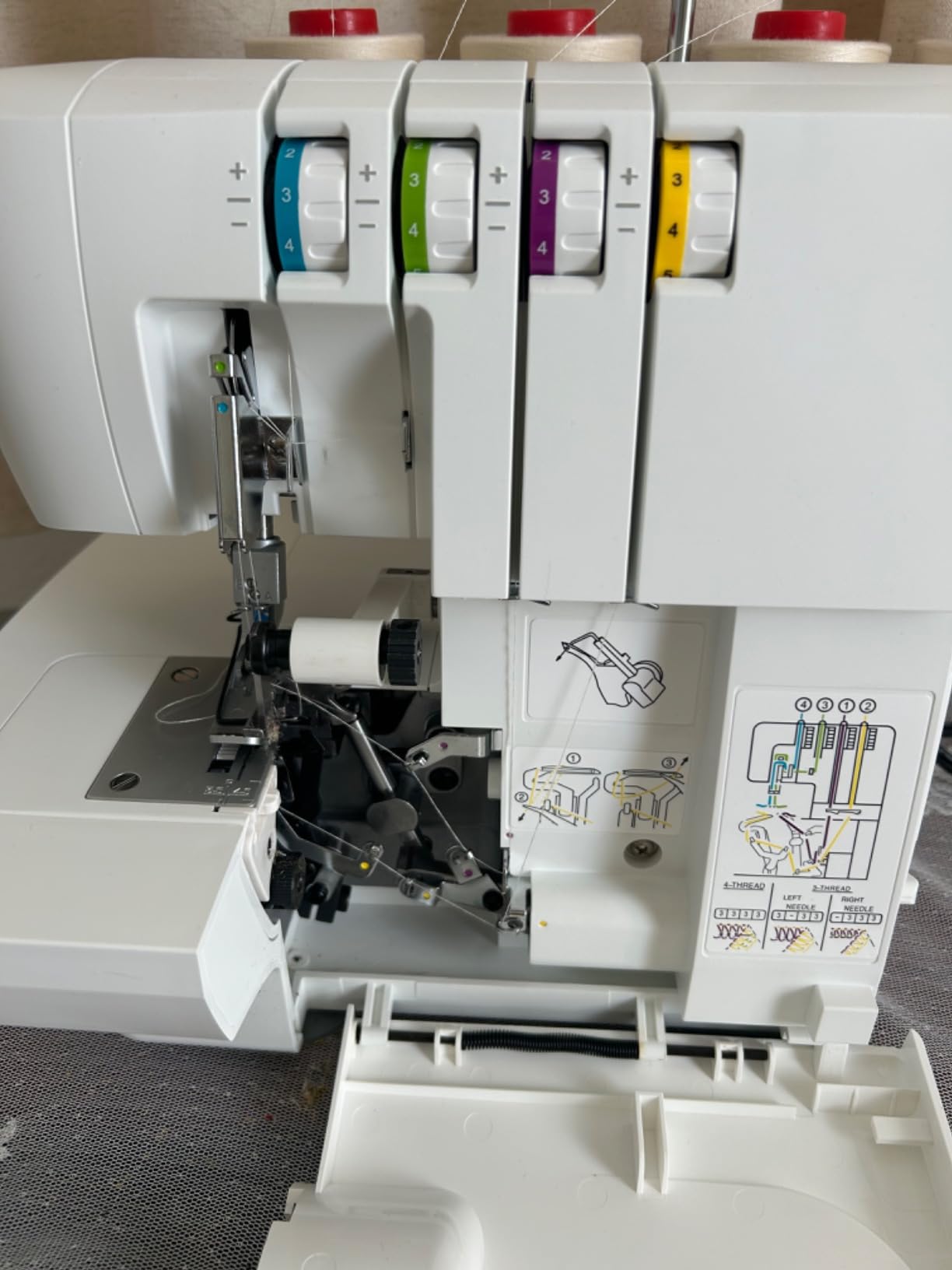 SINGER® S0100 High Speed Serger Overlock Machine, 2-3-4 Thread Capability customer photo 2